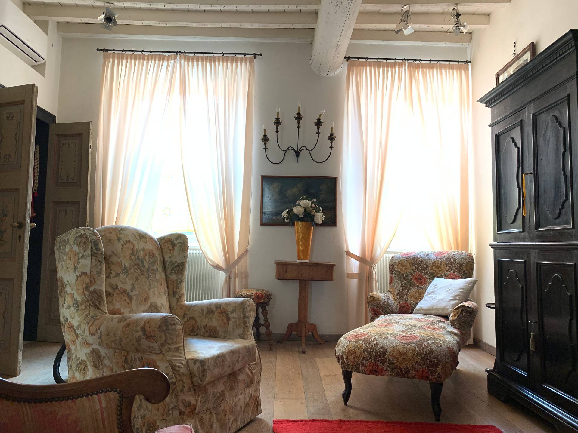 Immagine 2 di Casa indipendente in vendita  a Mantova