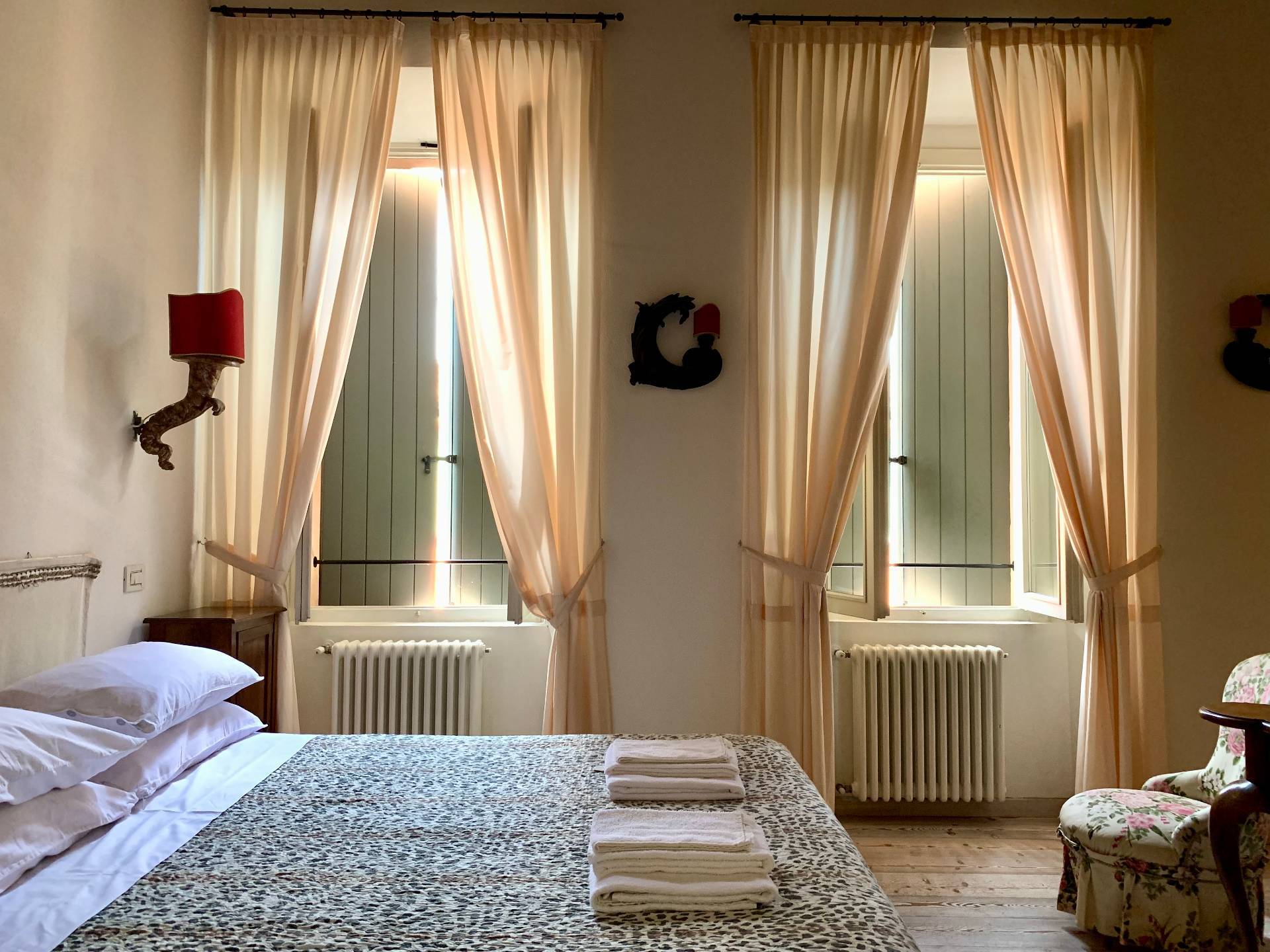 Immagine 1 di Casa indipendente in vendita  a Mantova