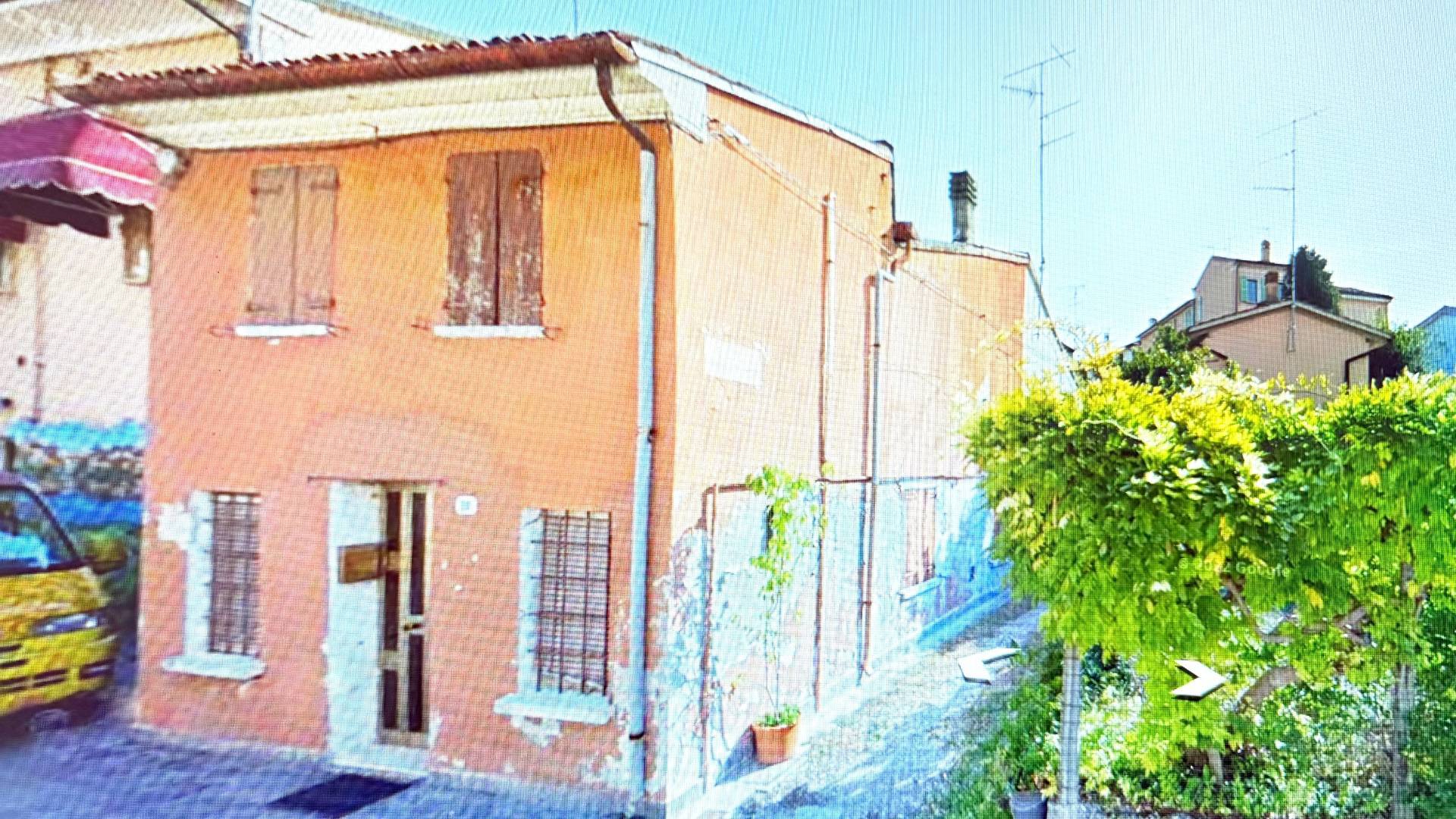 Immagine 4 di Casa indipendente in vendita  a Mantova