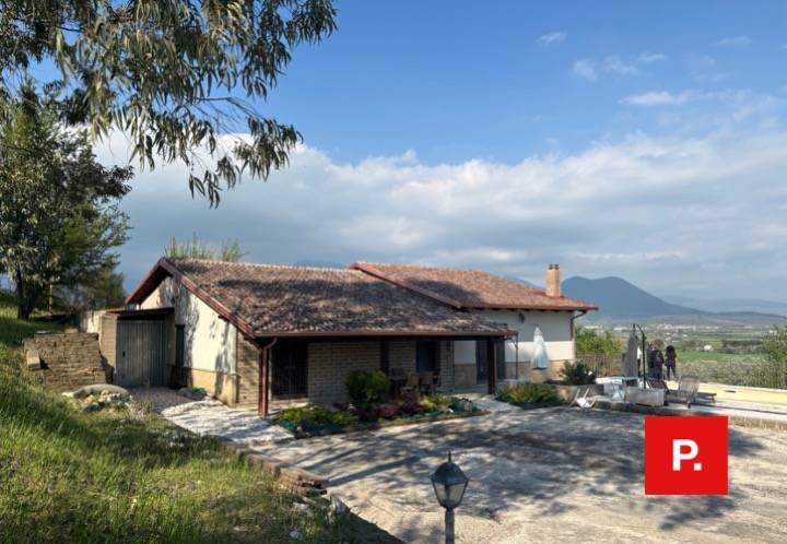 Immagine 43 di Villa in vendita  in via Sottovia a Ruviano