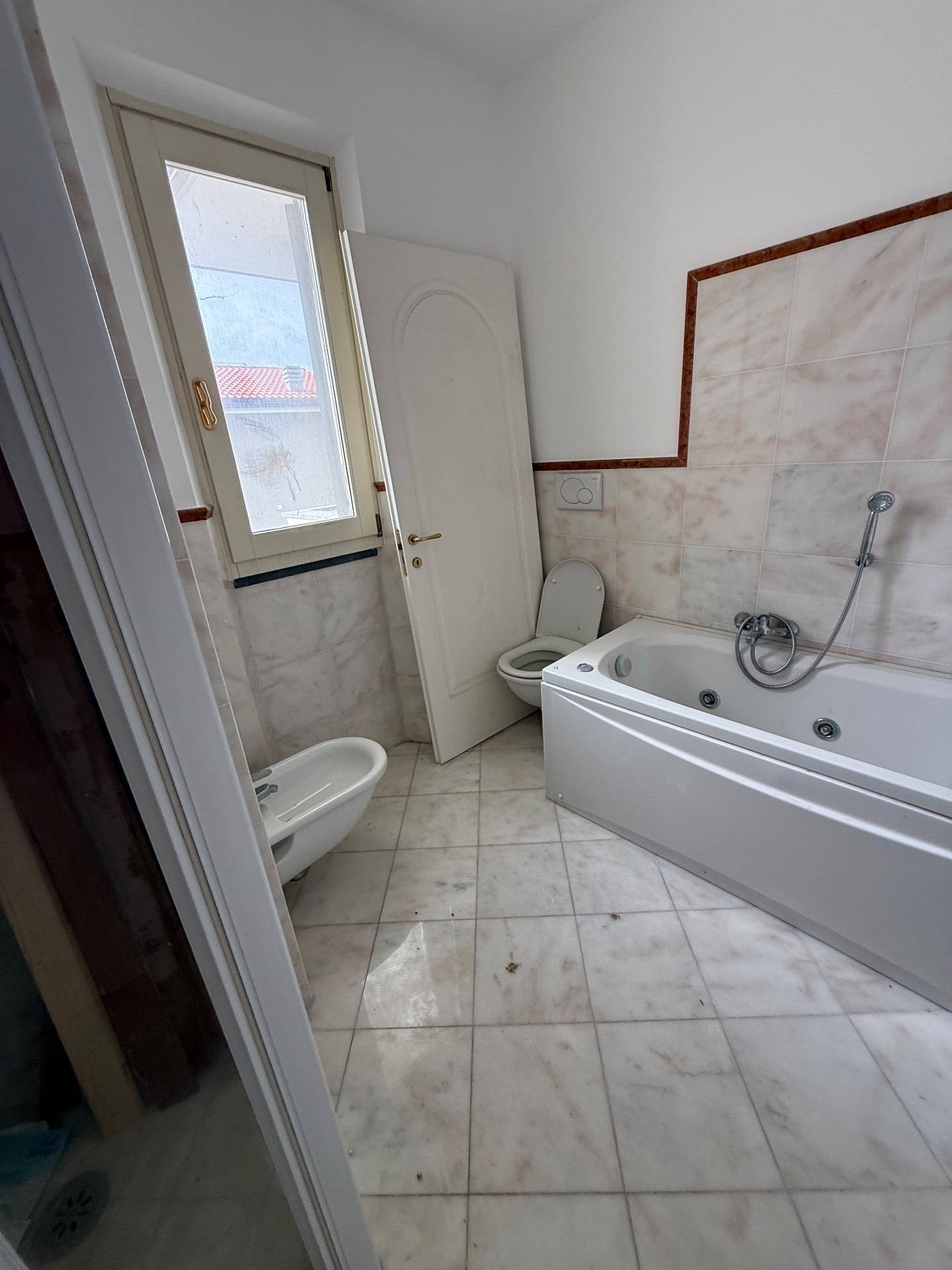 Immagine 11 di Casa semindipendente in vendita  in Pietrasanta a Pietrasanta