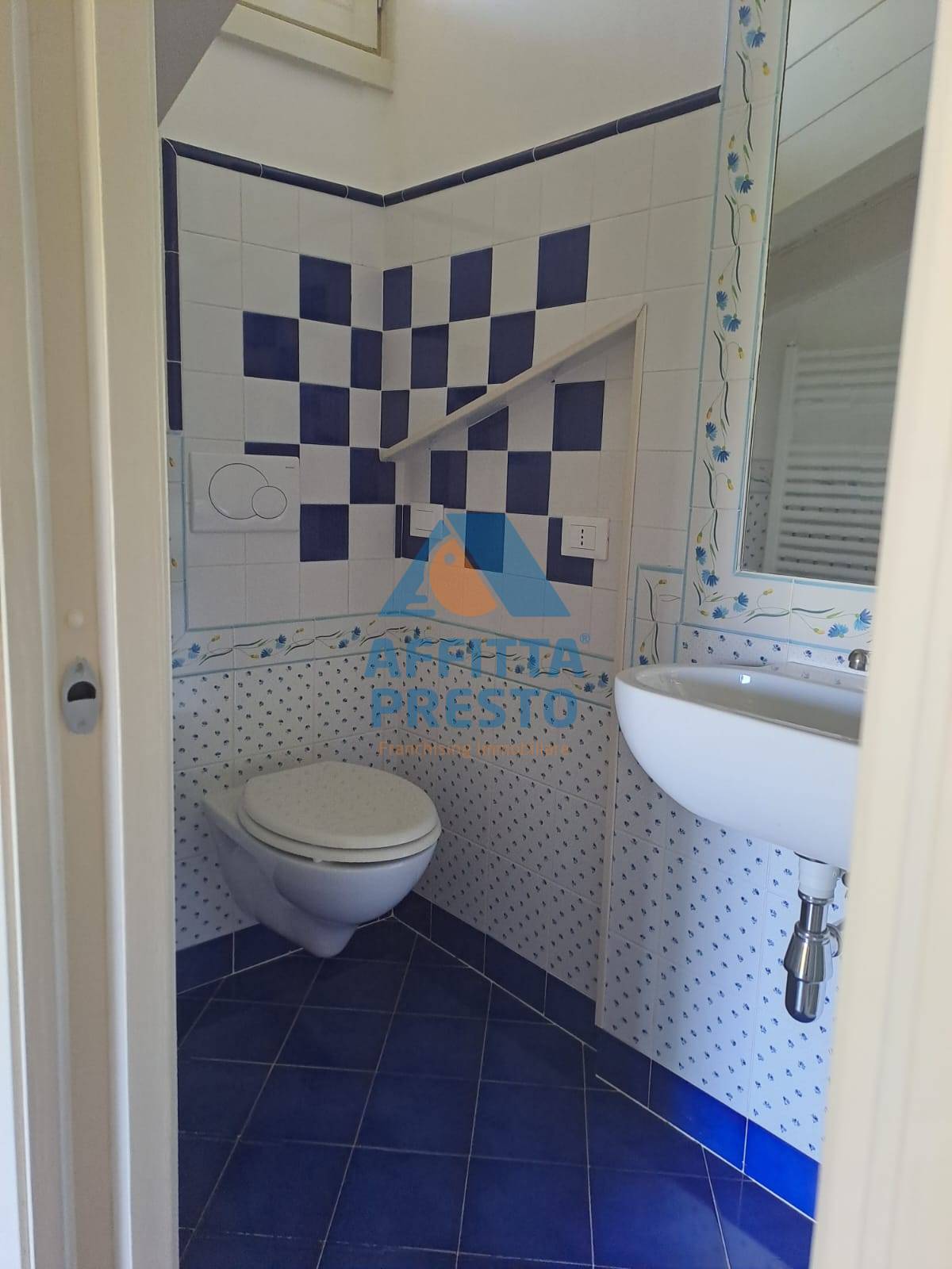 Immagine 10 di Appartamento in vendita  a Empoli