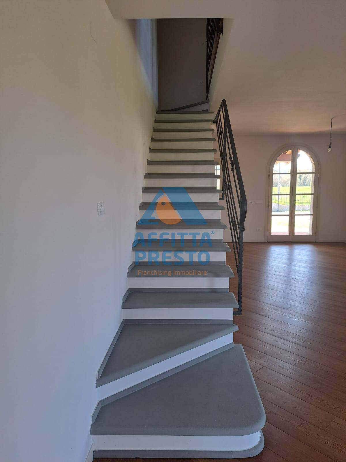 Immagine 13 di Appartamento in vendita  a Empoli