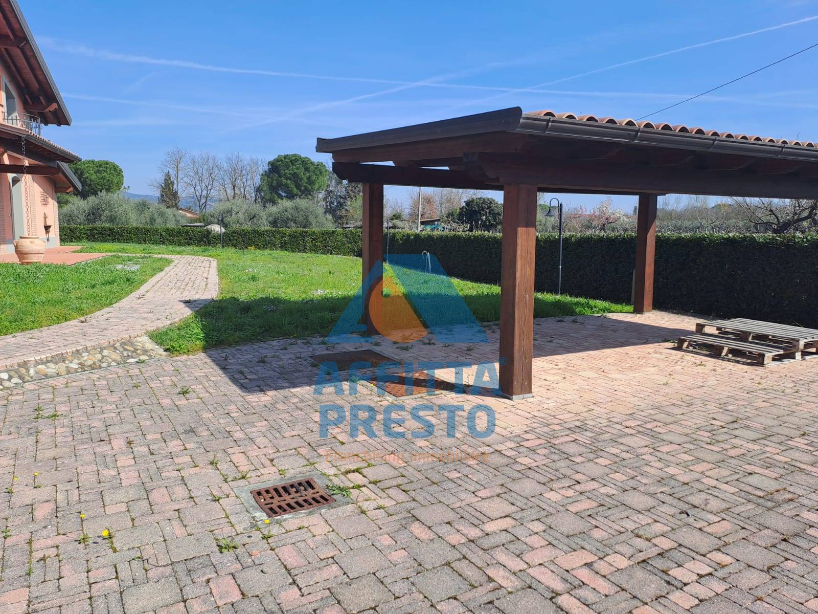 Immagine 15 di Appartamento in vendita  a Empoli