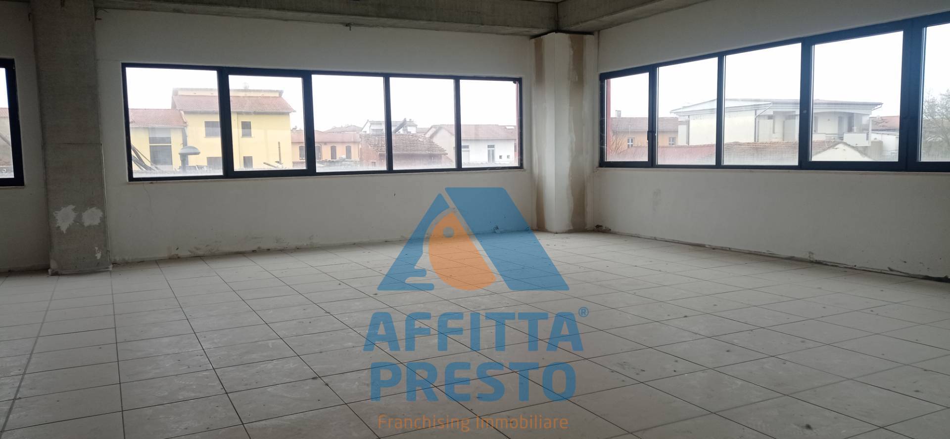 Immagine 1 di Ufficio in affitto  a Santa Croce Sull'arno