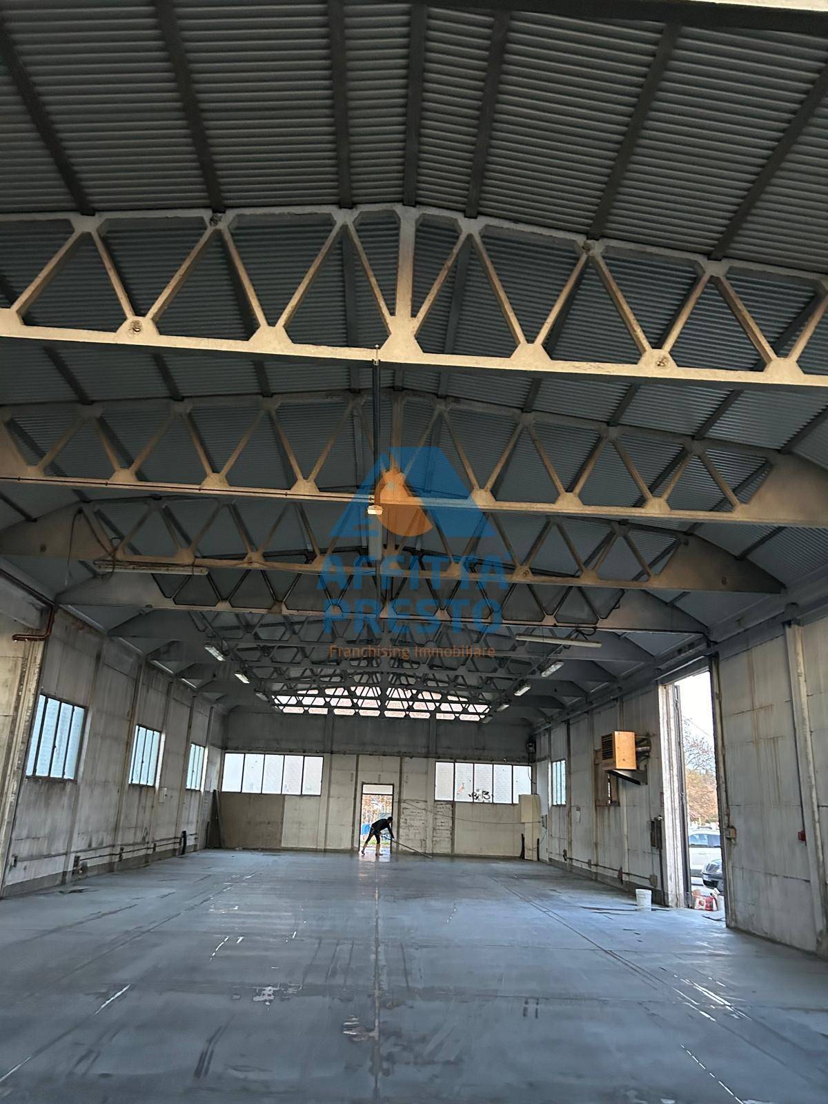 Immagine 1 di Capannone industriale in affitto  a Cerreto Guidi