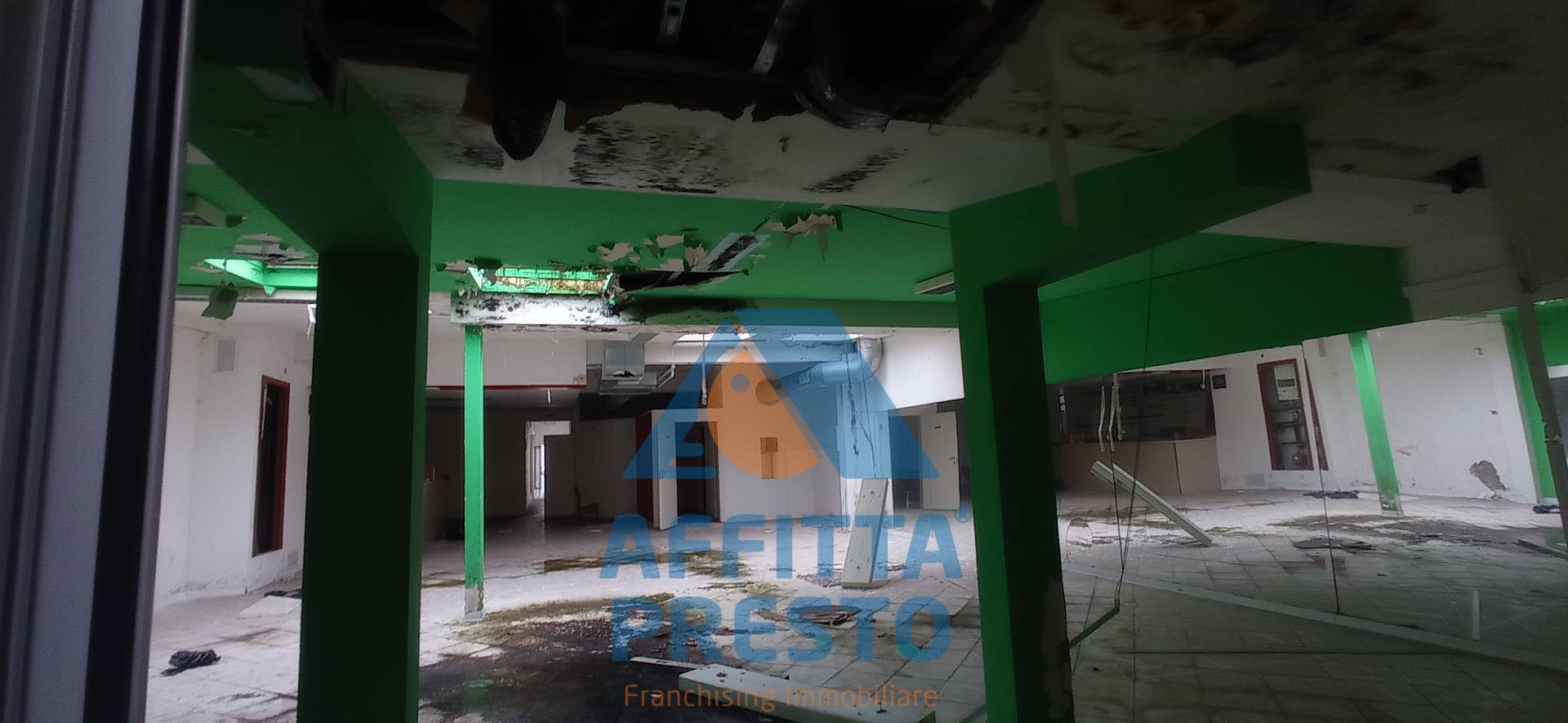 Immagine 2 di Attività commerciale in affitto  a Empoli