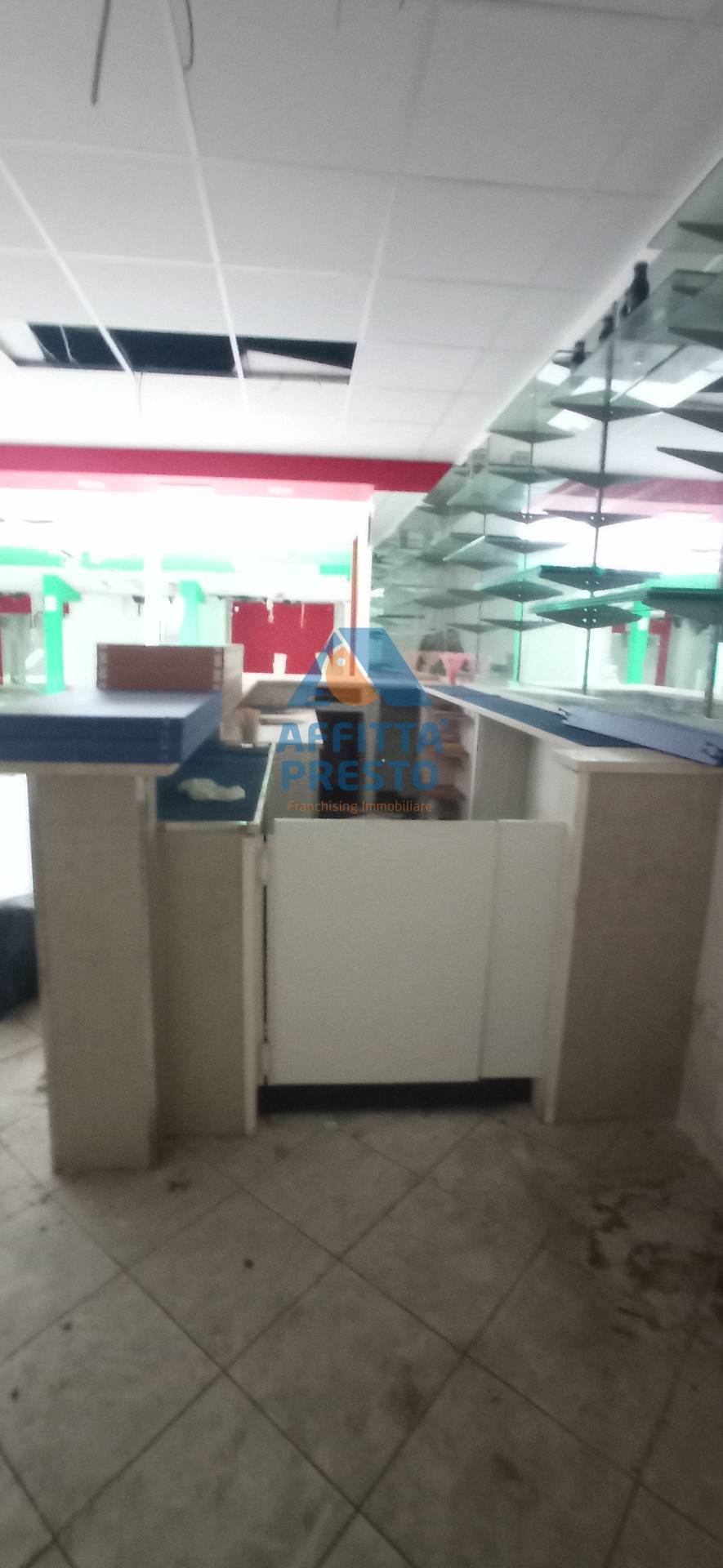 Immagine 5 di Attività commerciale in affitto  a Empoli