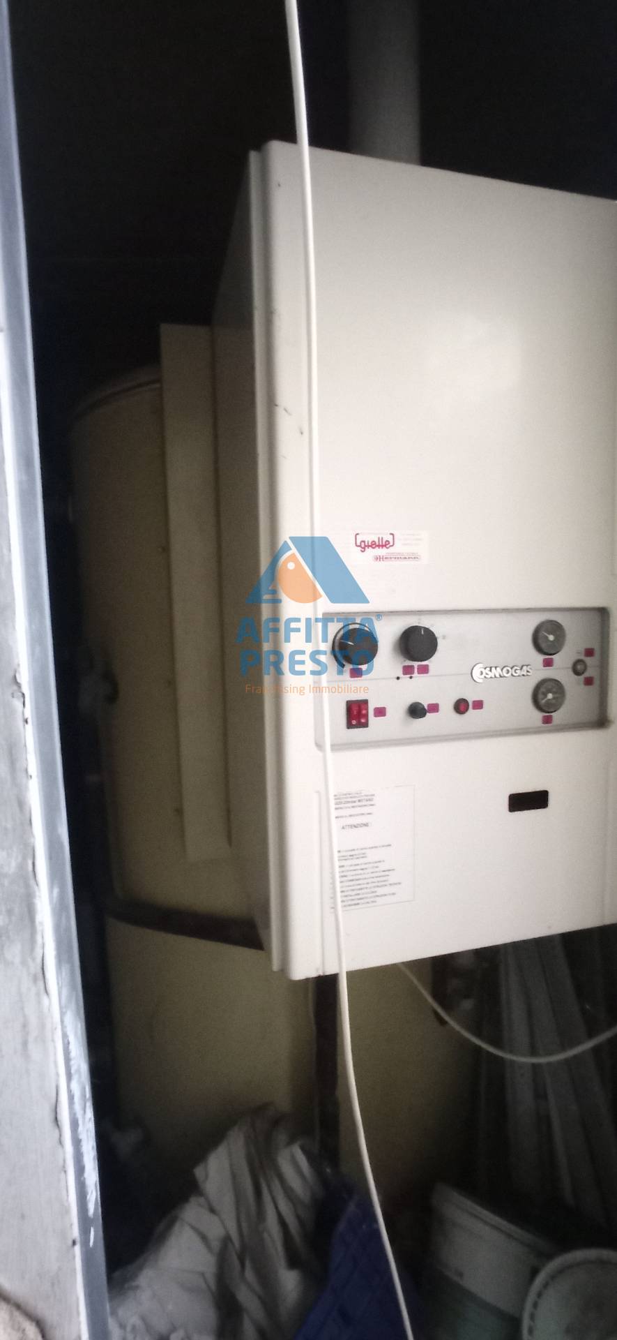 Immagine 9 di Attività commerciale in affitto  a Empoli