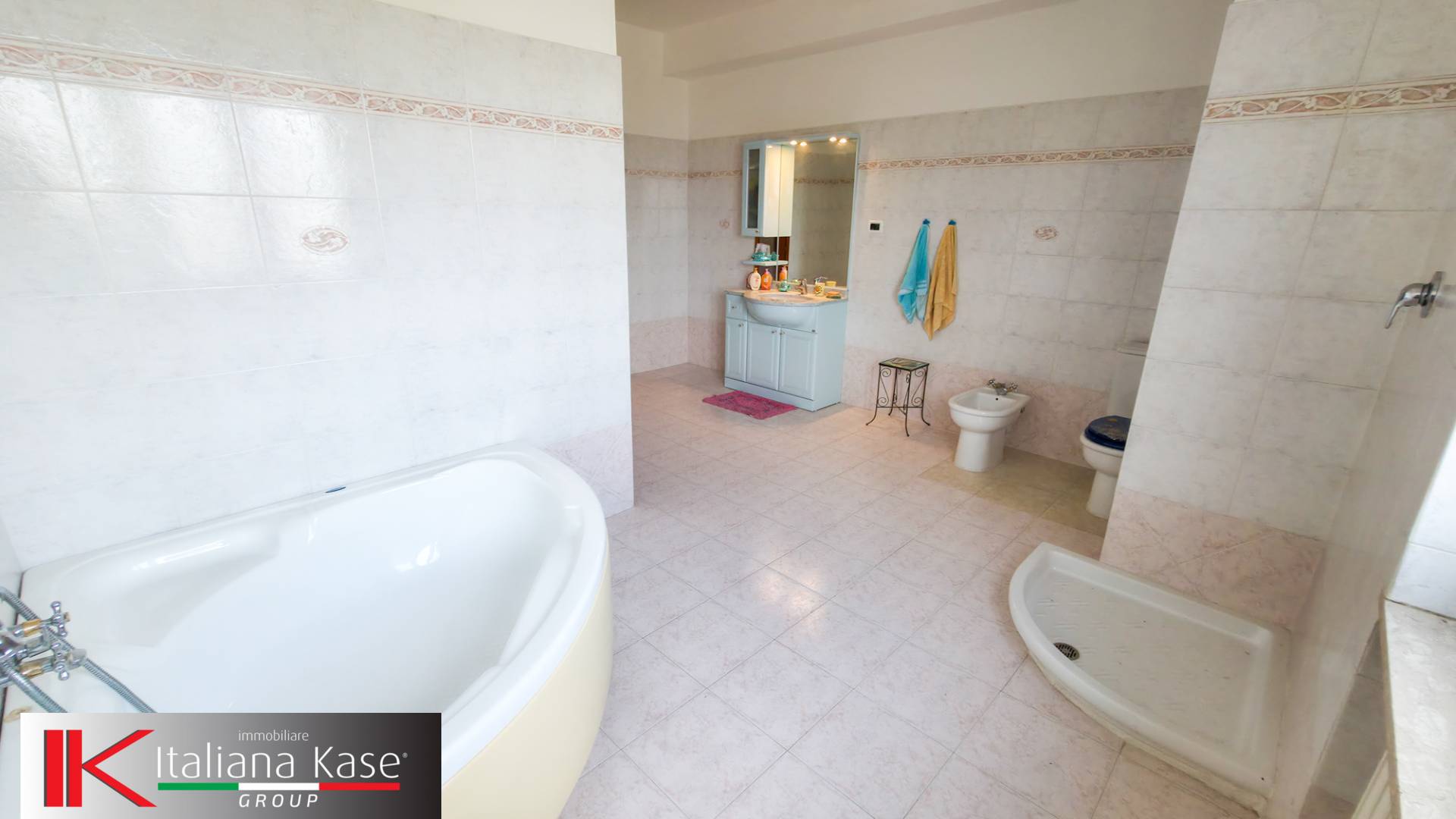 Immagine 10 di Appartamento in vendita  in strada statale san giorgio-cigliano 7 a San Giusto Canavese