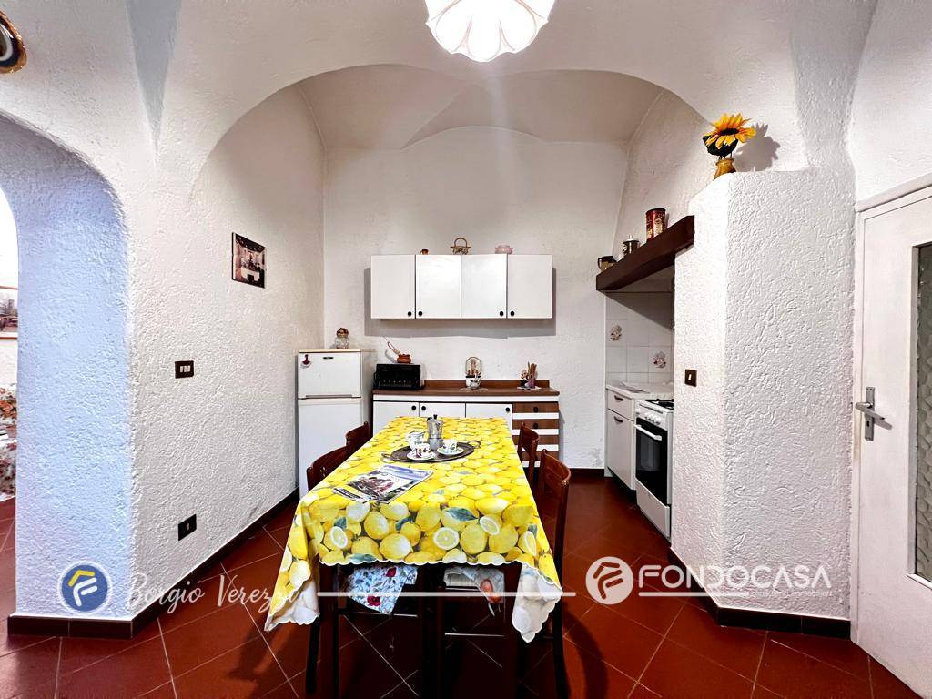 Immagine 3 di Casa indipendente in vendita  in Via San Sebastiano a Borgio Verezzi