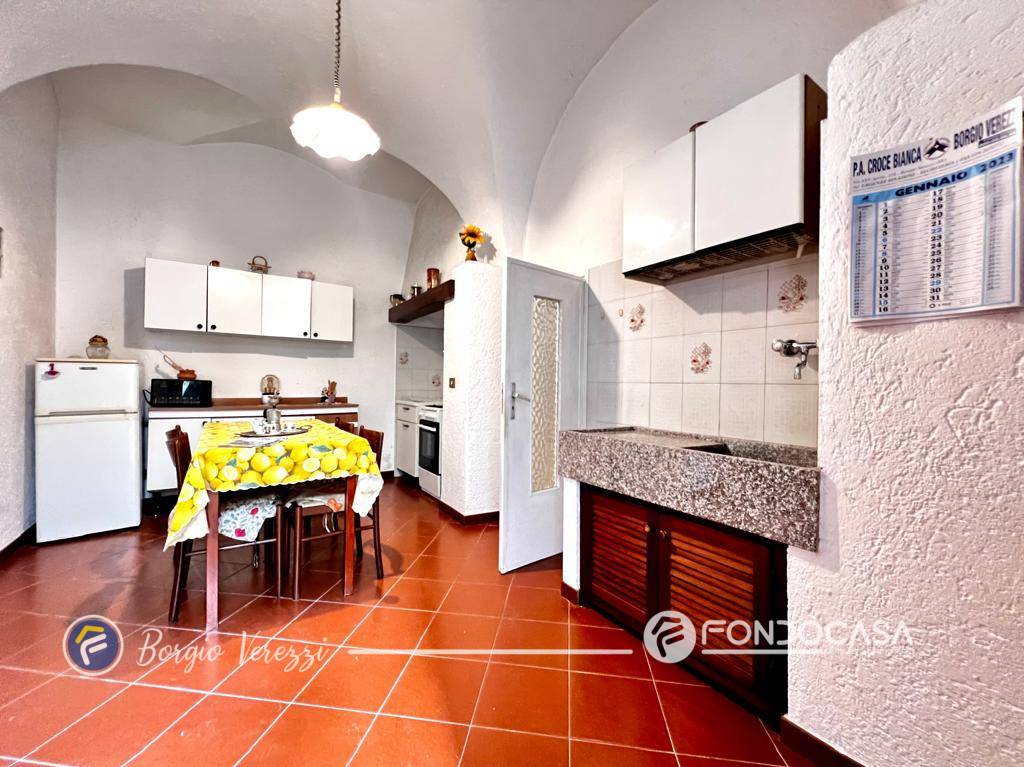 Immagine 4 di Casa indipendente in vendita  in Via San Sebastiano a Borgio Verezzi