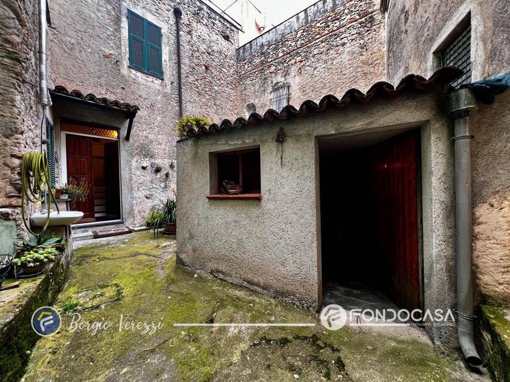 Immagine 14 di Casa indipendente in vendita  in Via San Sebastiano a Borgio Verezzi