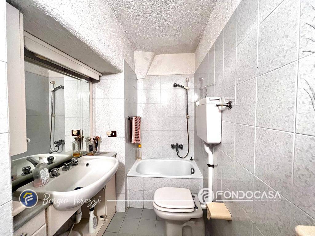 Immagine 38 di Casa indipendente in vendita  in Via San Sebastiano a Borgio Verezzi