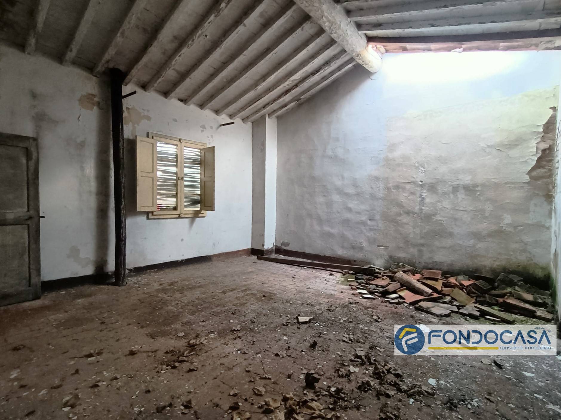 Immagine 11 di Villa in vendita  in Via Alcide De Gasperi a Palaia