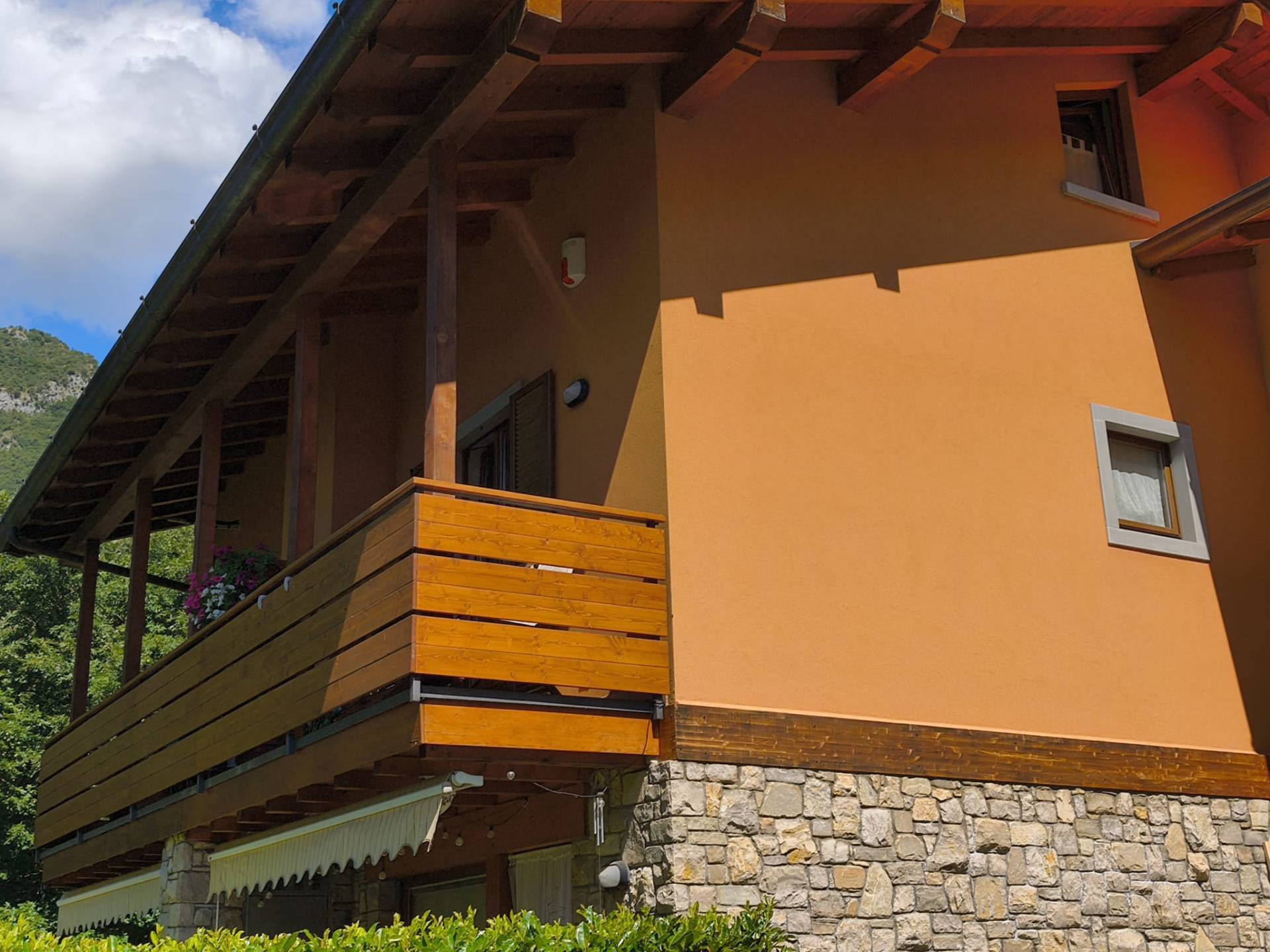 Immagine 3 di Villetta a schiera in vendita  in Via Madre Teresa di Calcutta 451 a Ardesio