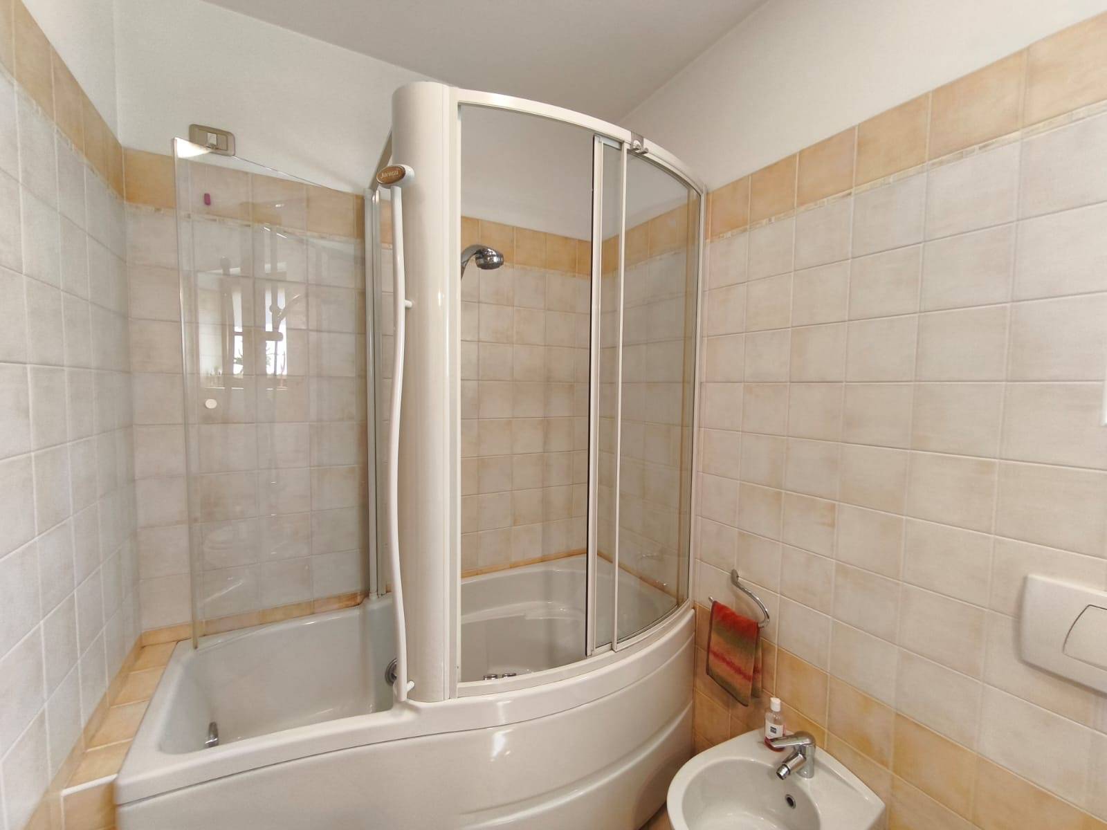 Immagine 27 di Villetta a schiera in vendita  in Via Madre Teresa di Calcutta 451 a Ardesio