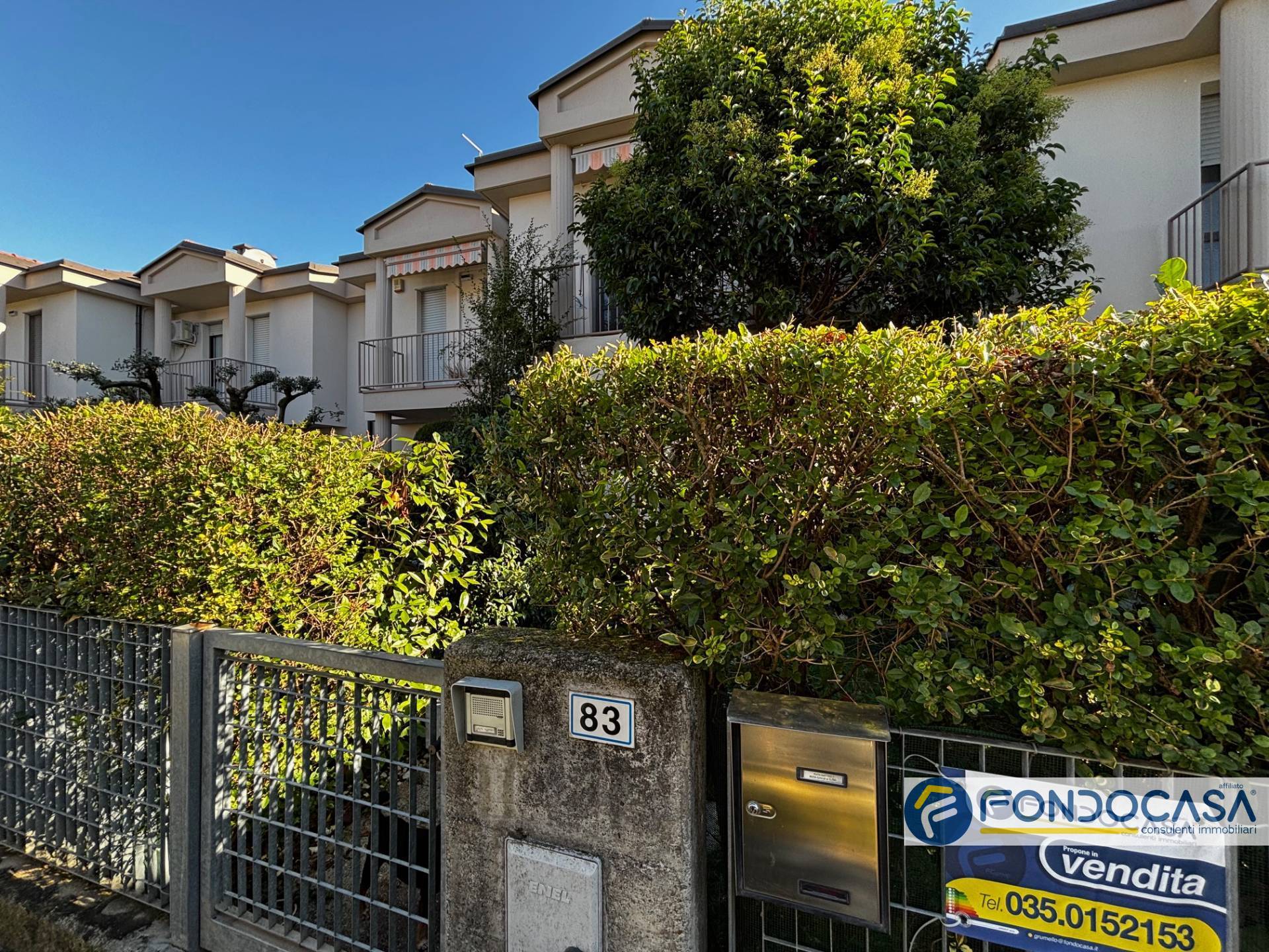 Immagine 2 di Villetta a schiera in vendita  in VIA RIMEMBRANZE 4 a Chiuduno