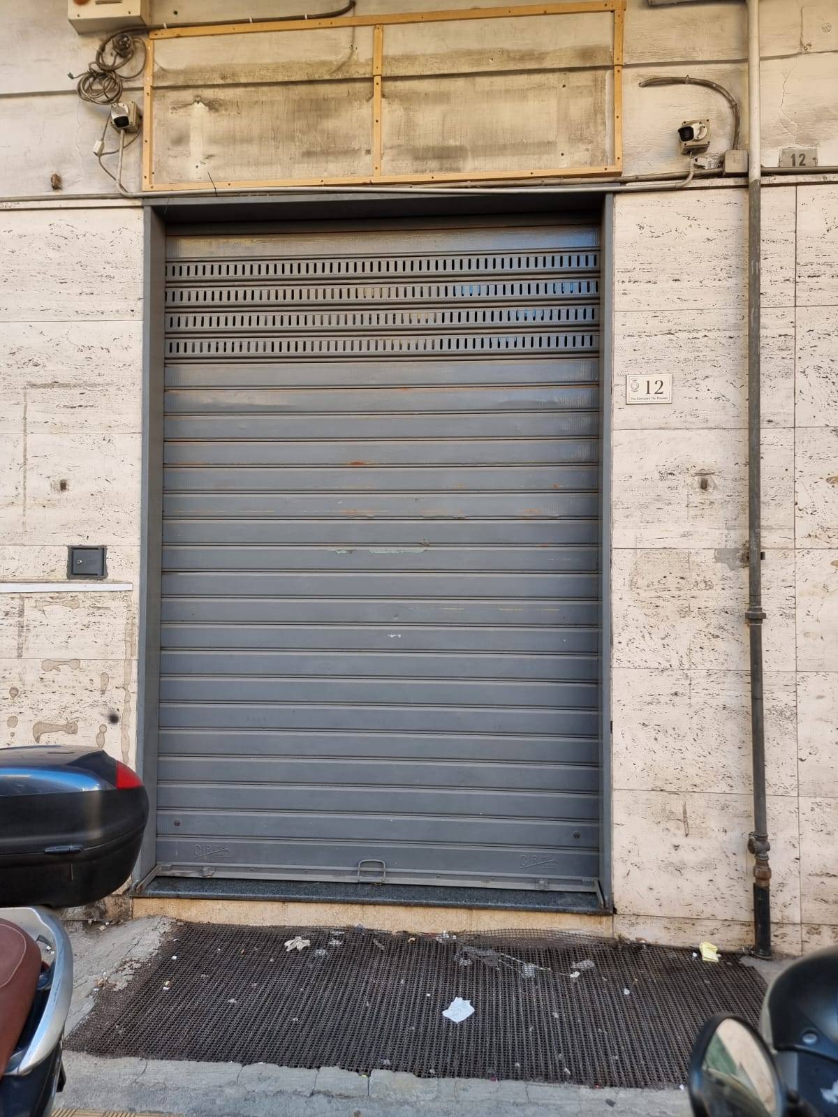 Immagine 1 di Locale commerciale in affitto  in via giovanni procida 12 a Angri