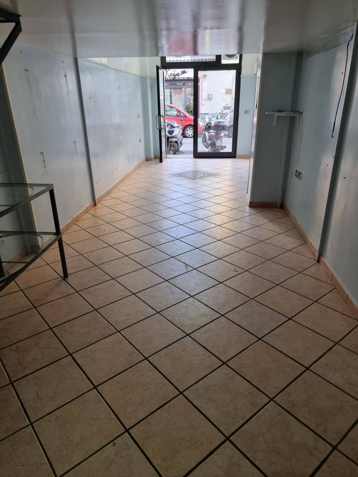 Immagine 4 di Locale commerciale in affitto  in via giovanni procida 12 a Angri