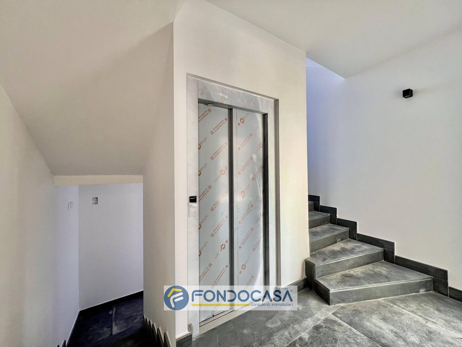 Immagine 11 di Appartamento in vendita  a Sant'antimo