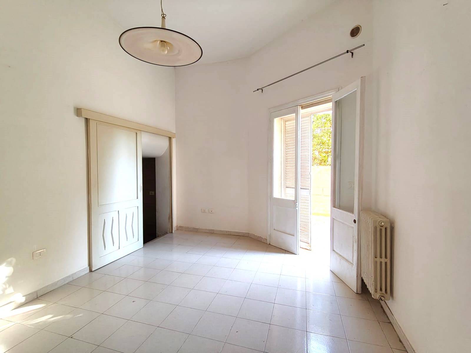 Immagine 12 di Casa semindipendente in vendita  in Via Lequile 84 a Lecce