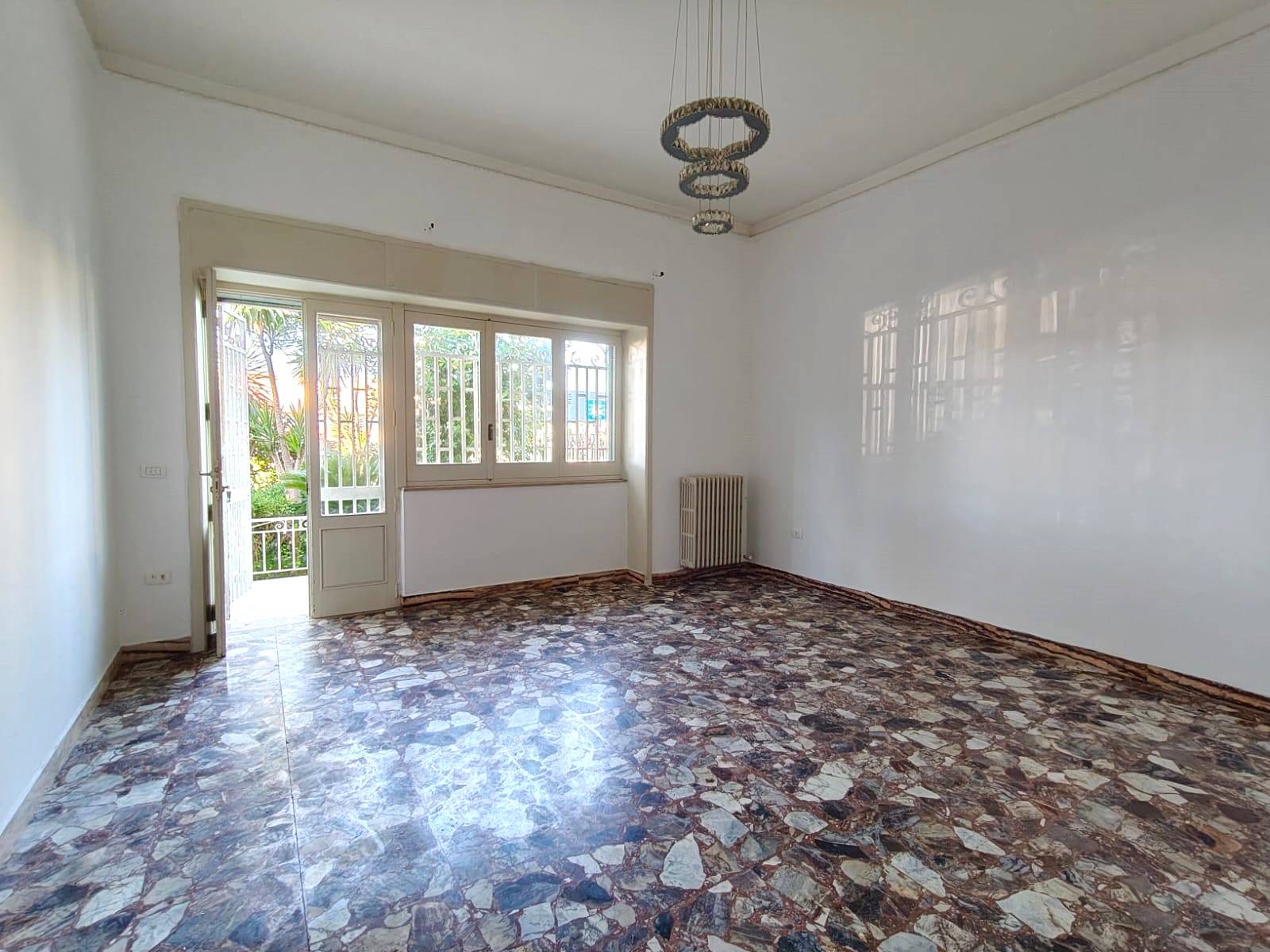 Immagine 9 di Casa semindipendente in vendita  in Via Lequile 84 a Lecce