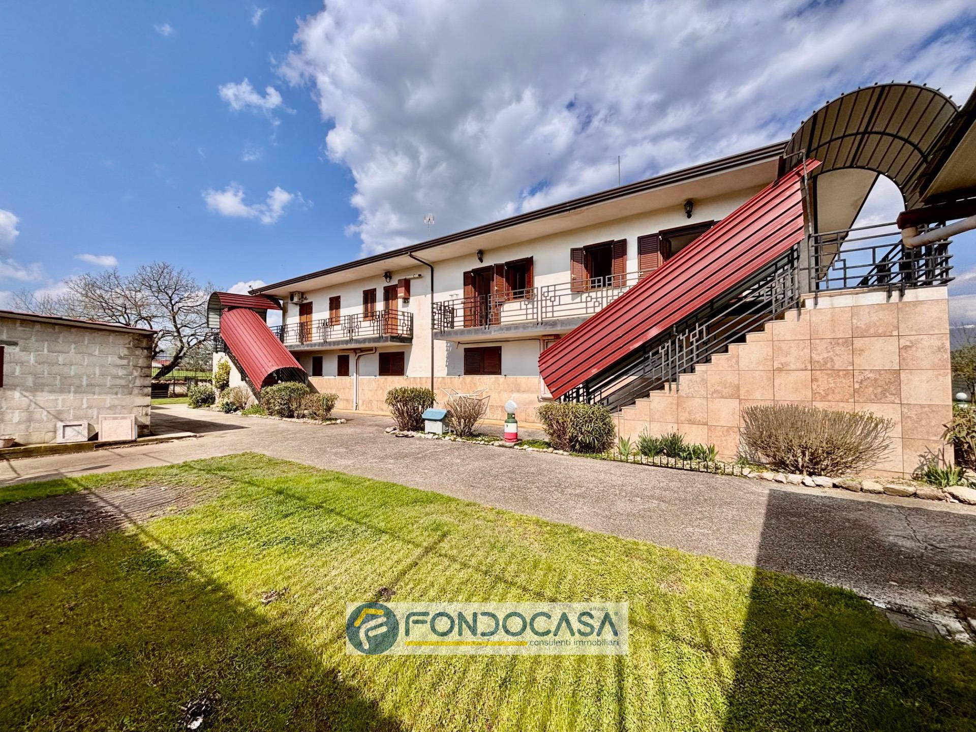 Immagine 5 di Villa in vendita  in via fraulisi a Alvignano