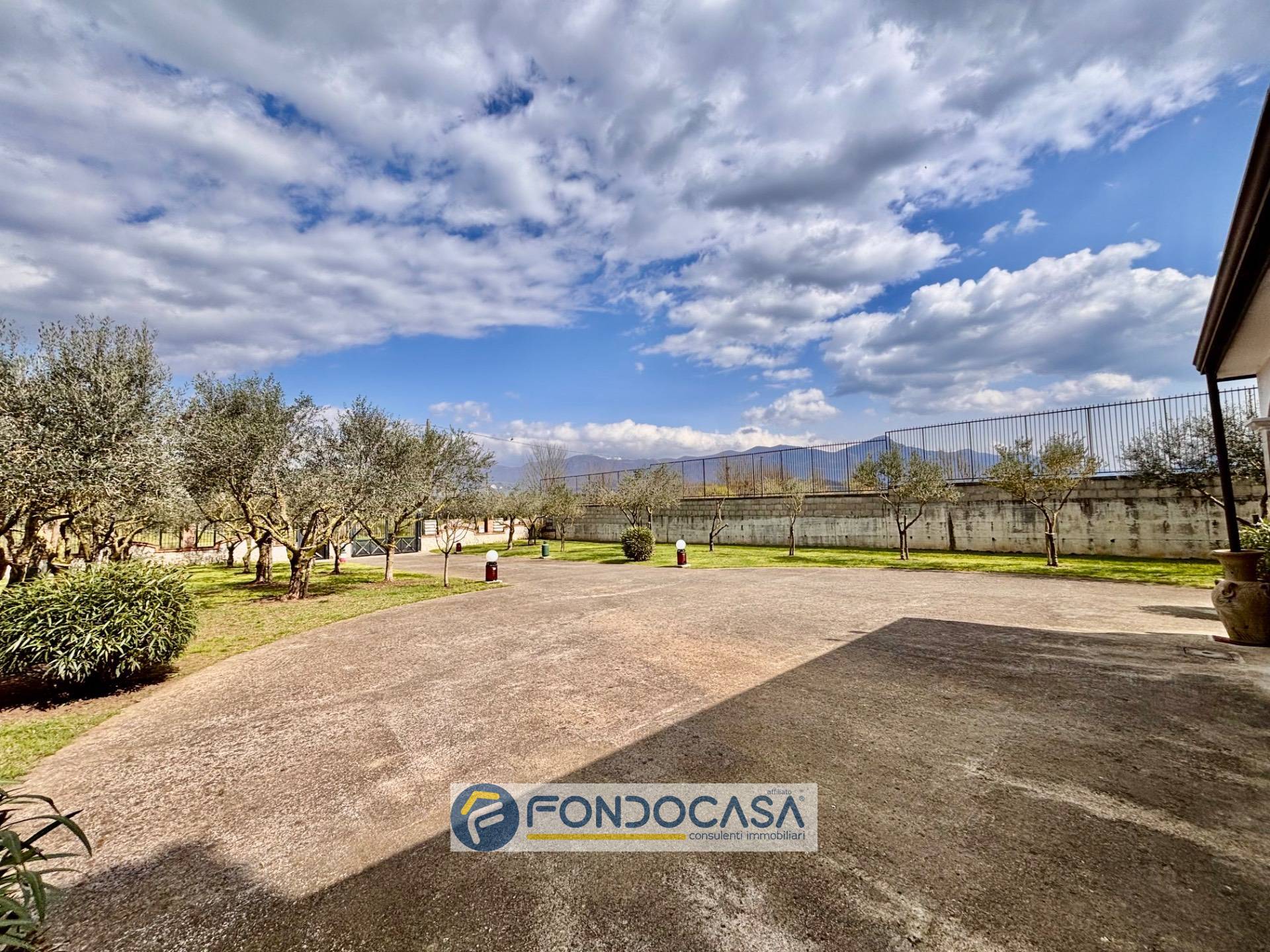 Immagine 6 di Villa in vendita  in via fraulisi a Alvignano