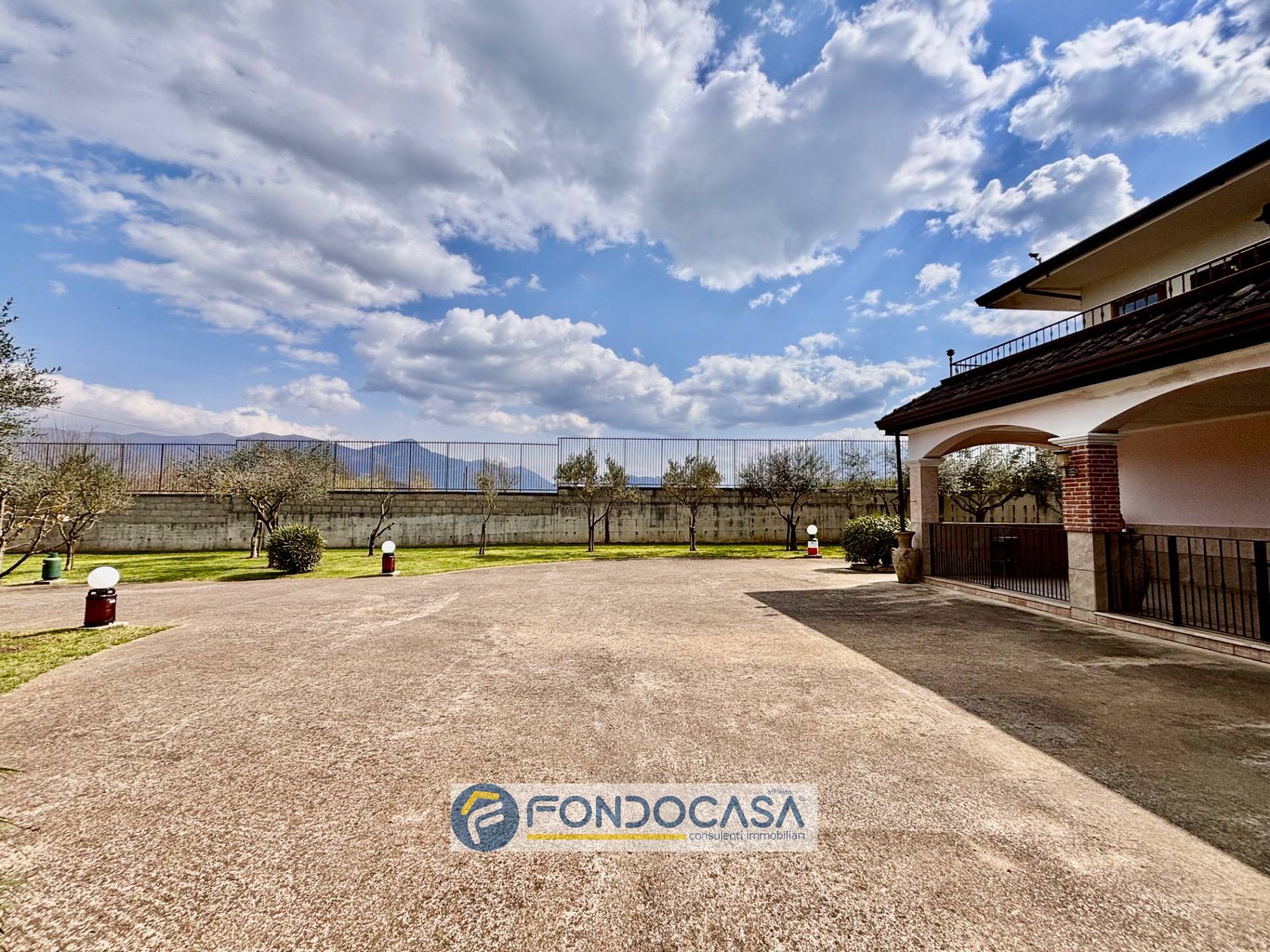 Immagine 7 di Villa in vendita  in via fraulisi a Alvignano