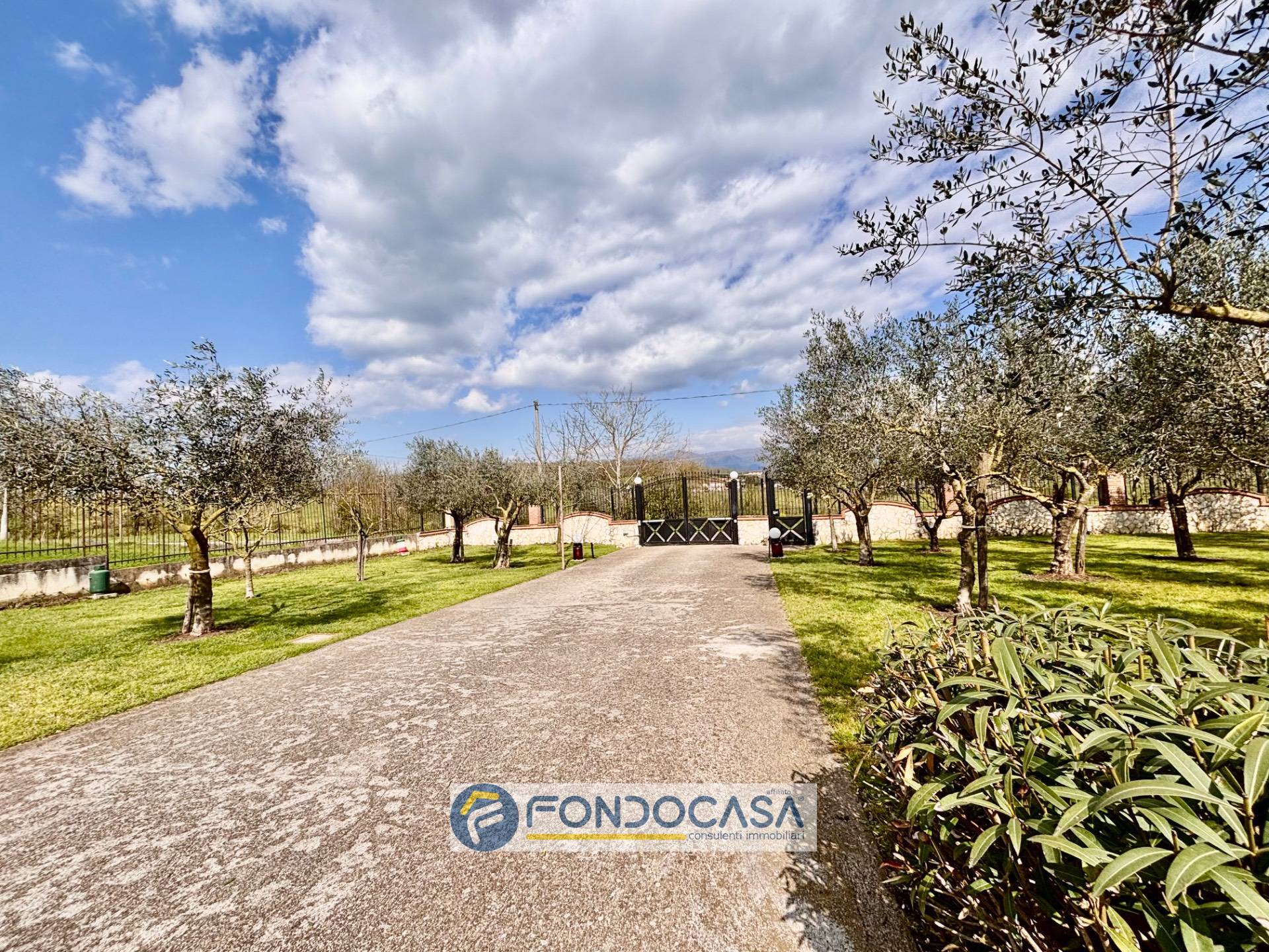 Immagine 9 di Villa in vendita  in via fraulisi a Alvignano