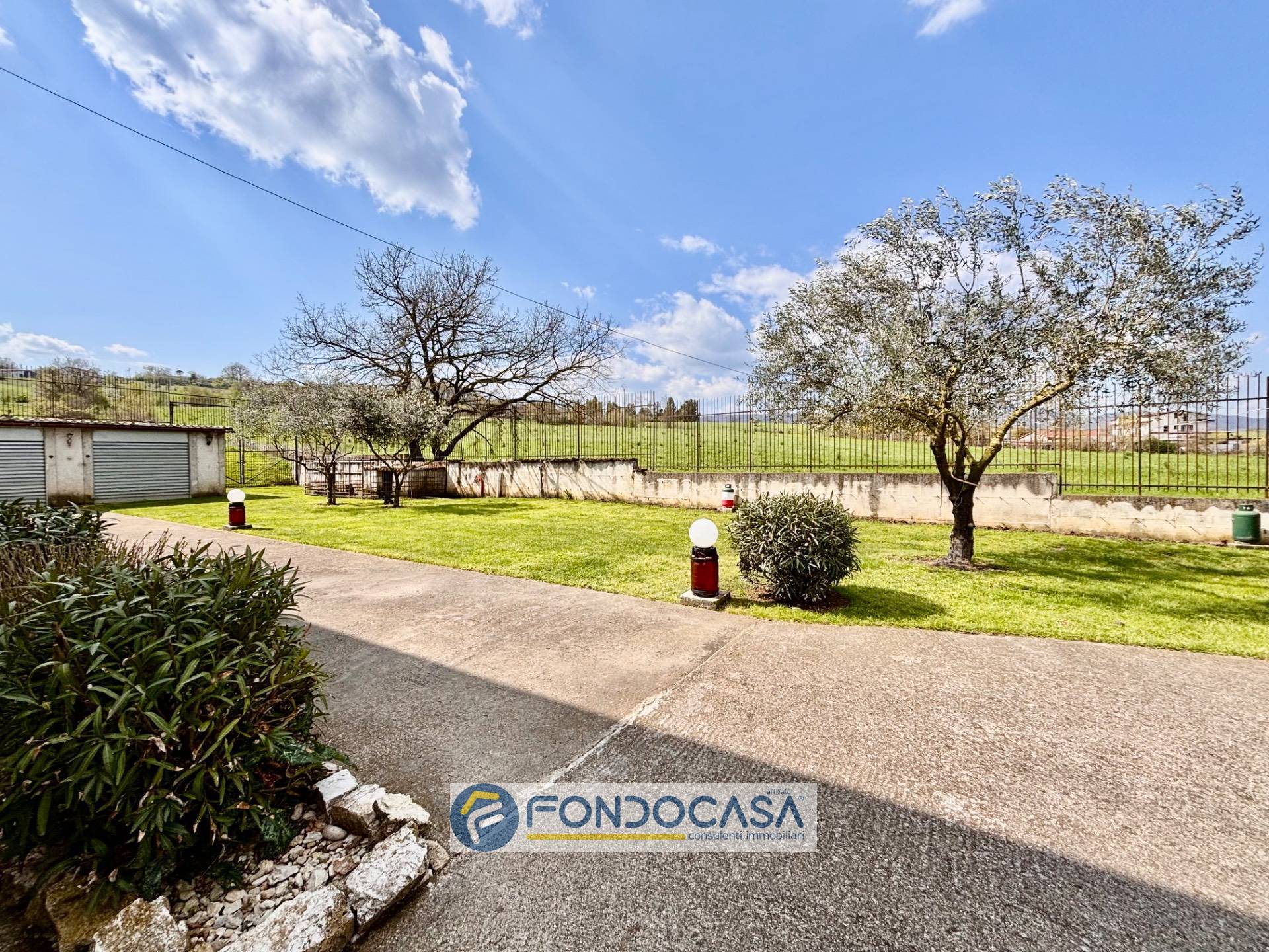 Immagine 13 di Villa in vendita  in via fraulisi a Alvignano