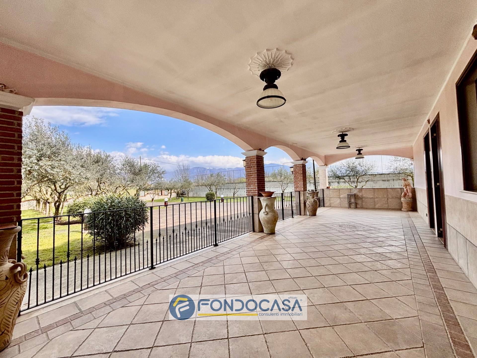 Immagine 17 di Villa in vendita  in via fraulisi a Alvignano