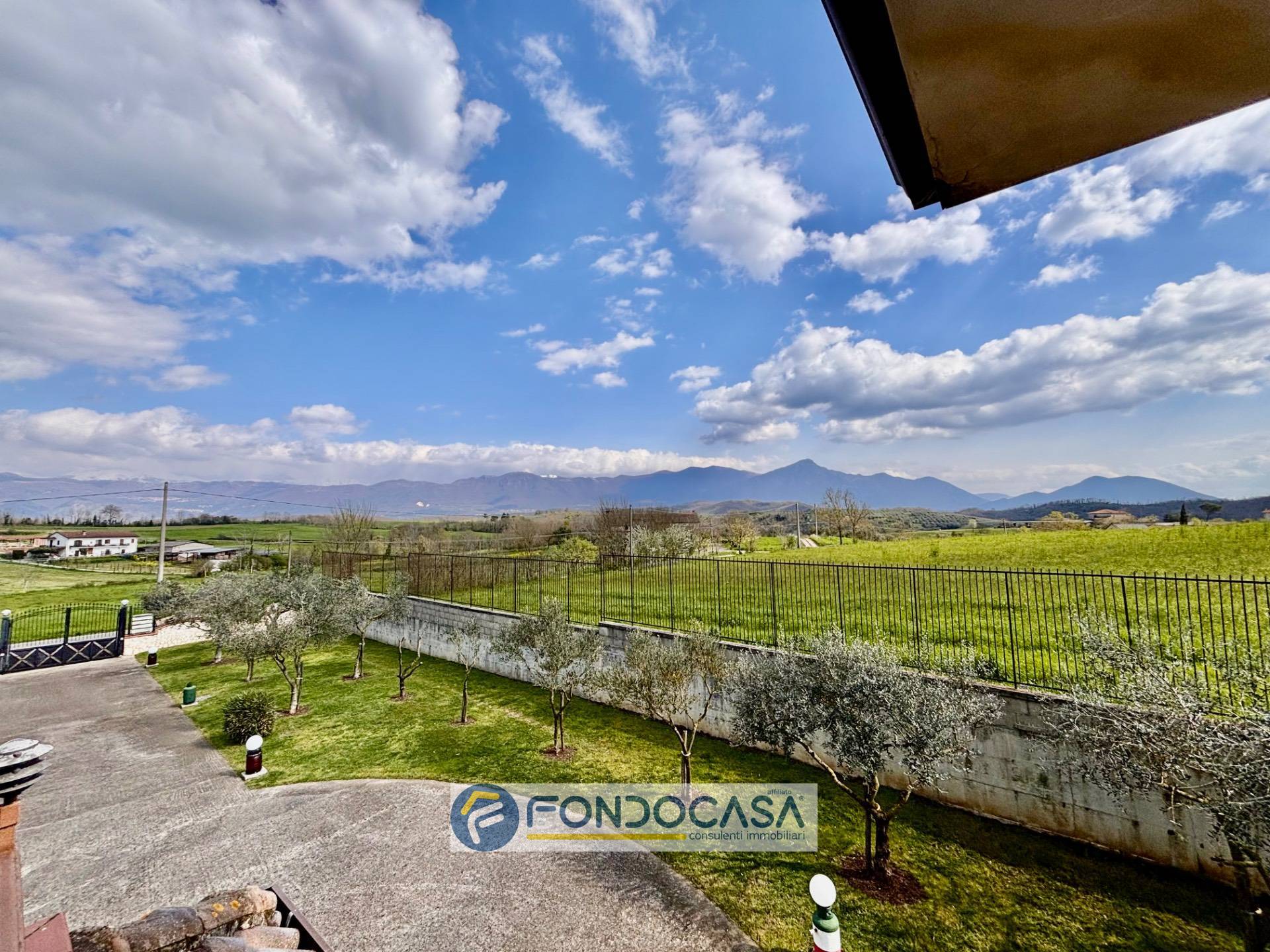 Immagine 25 di Villa in vendita  in via fraulisi a Alvignano