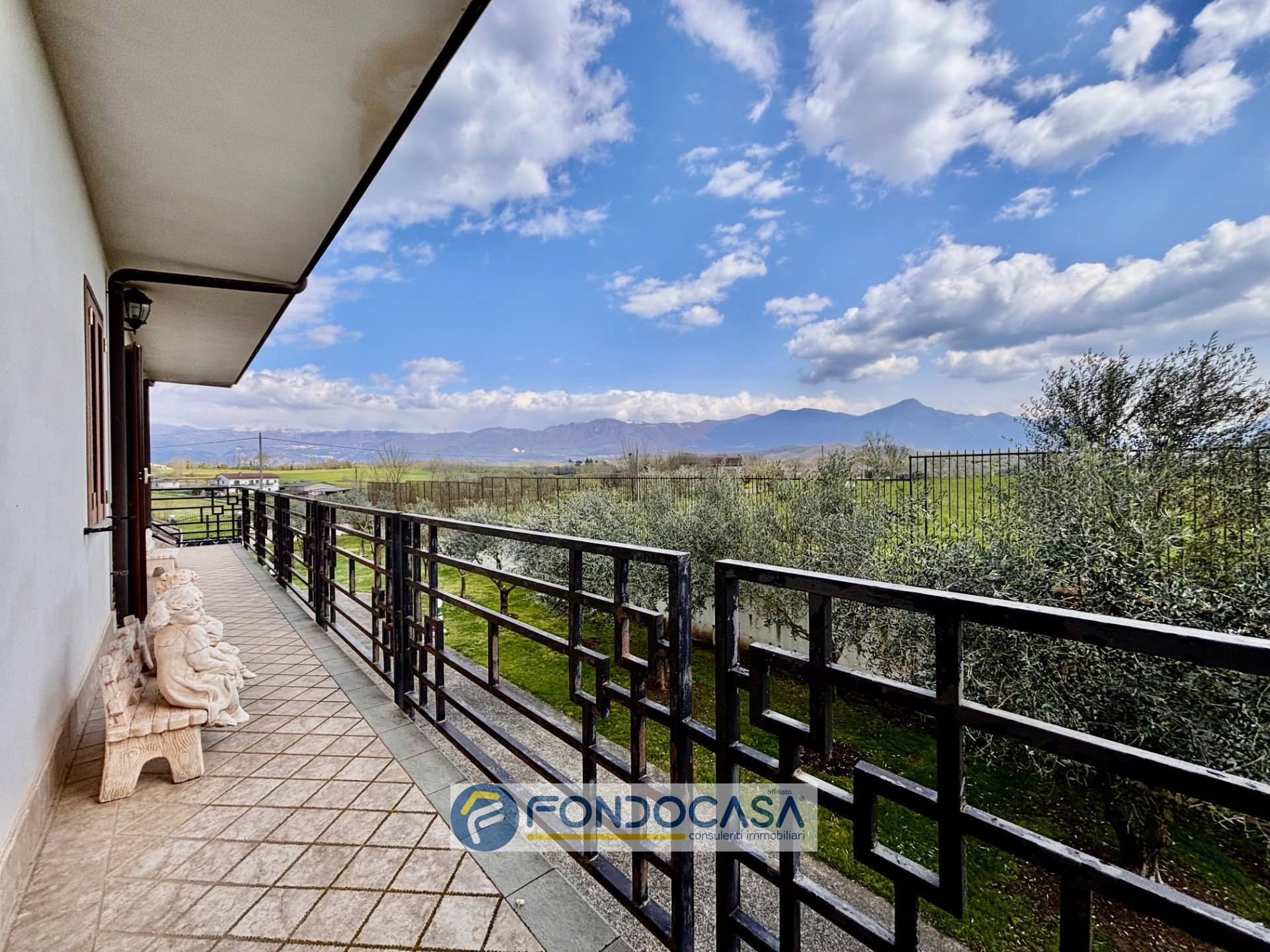 Immagine 27 di Villa in vendita  in via fraulisi a Alvignano