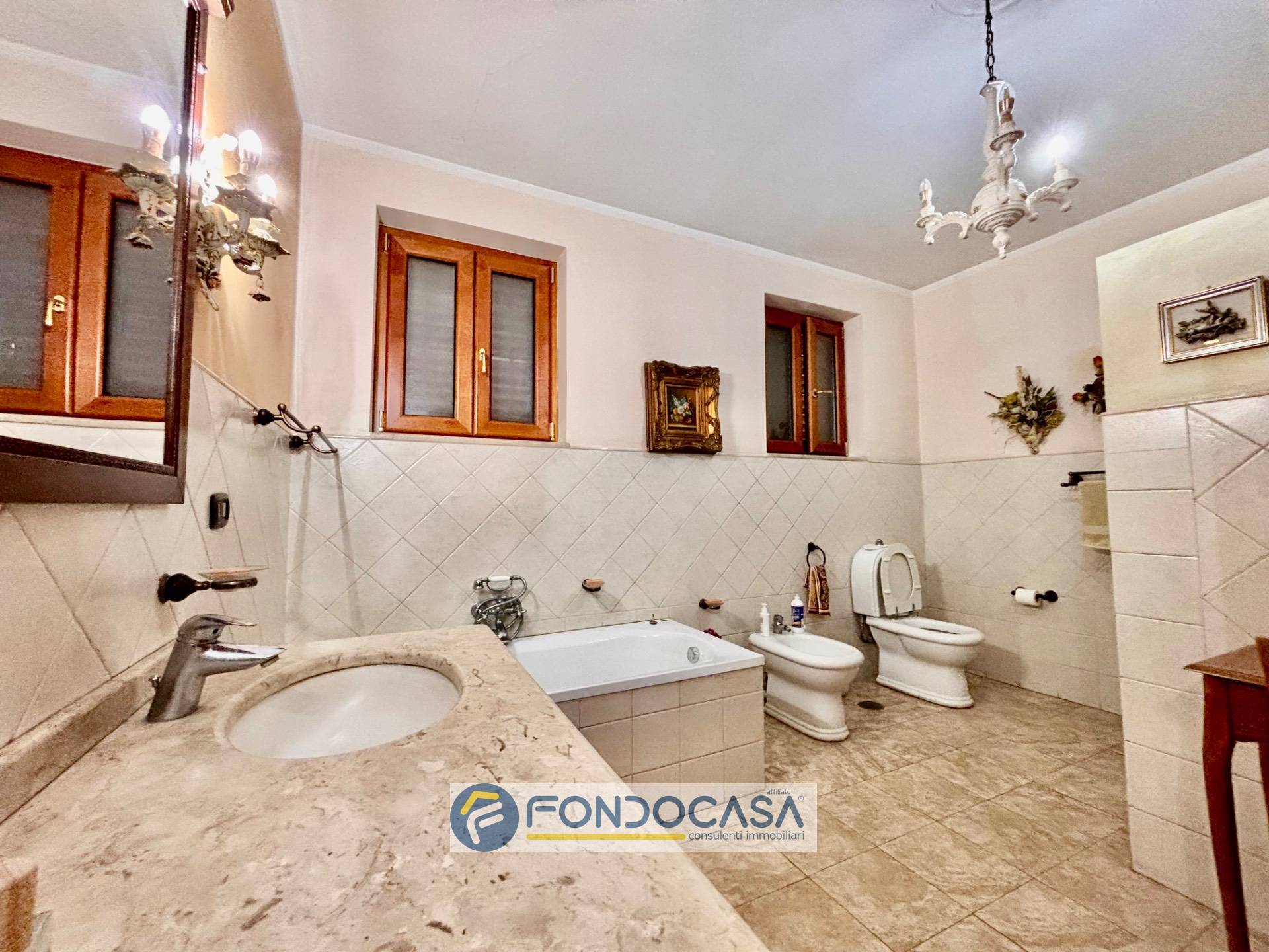 Immagine 42 di Villa in vendita  in via fraulisi a Alvignano