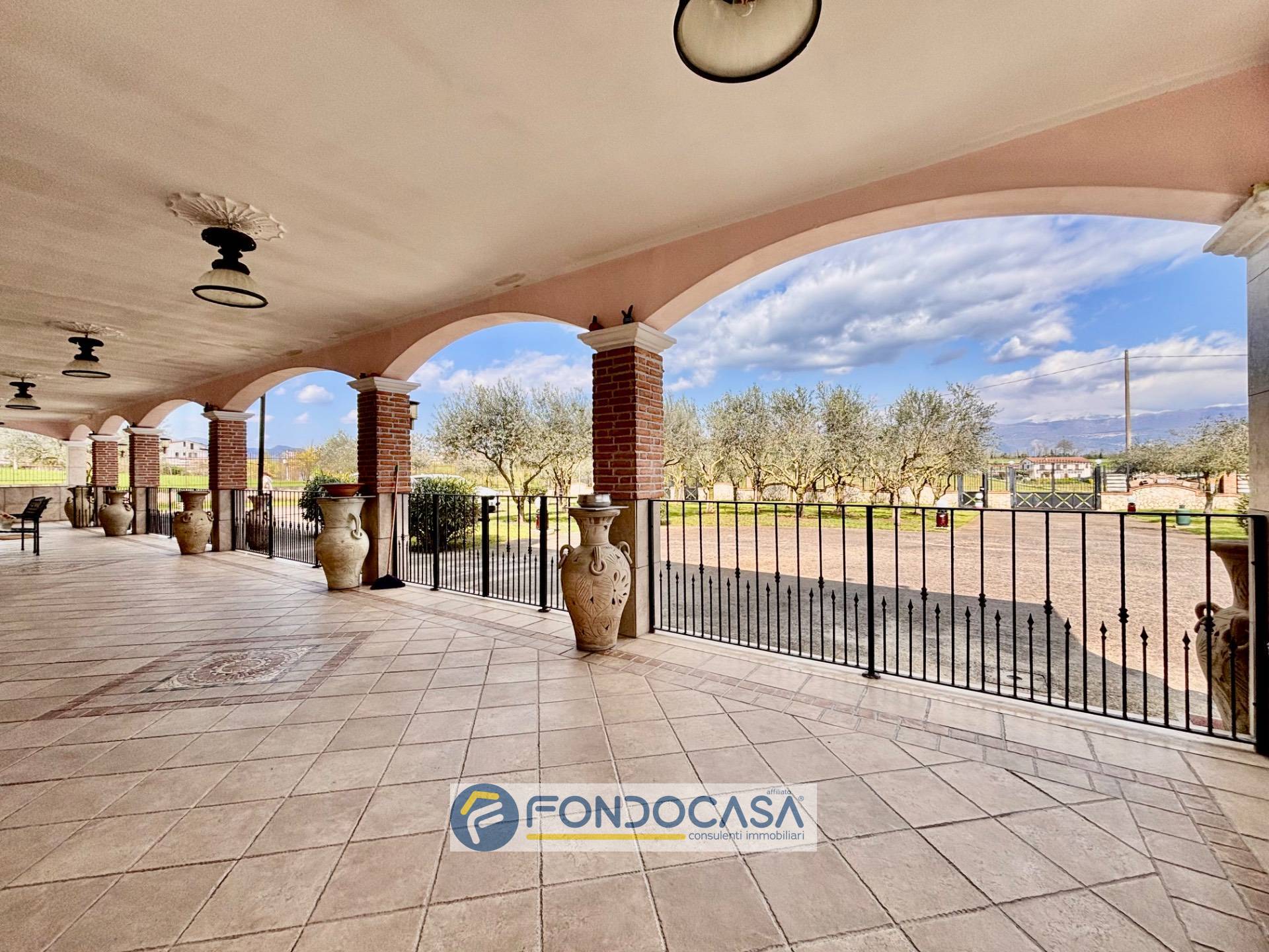 Immagine 68 di Villa in vendita  in via fraulisi a Alvignano