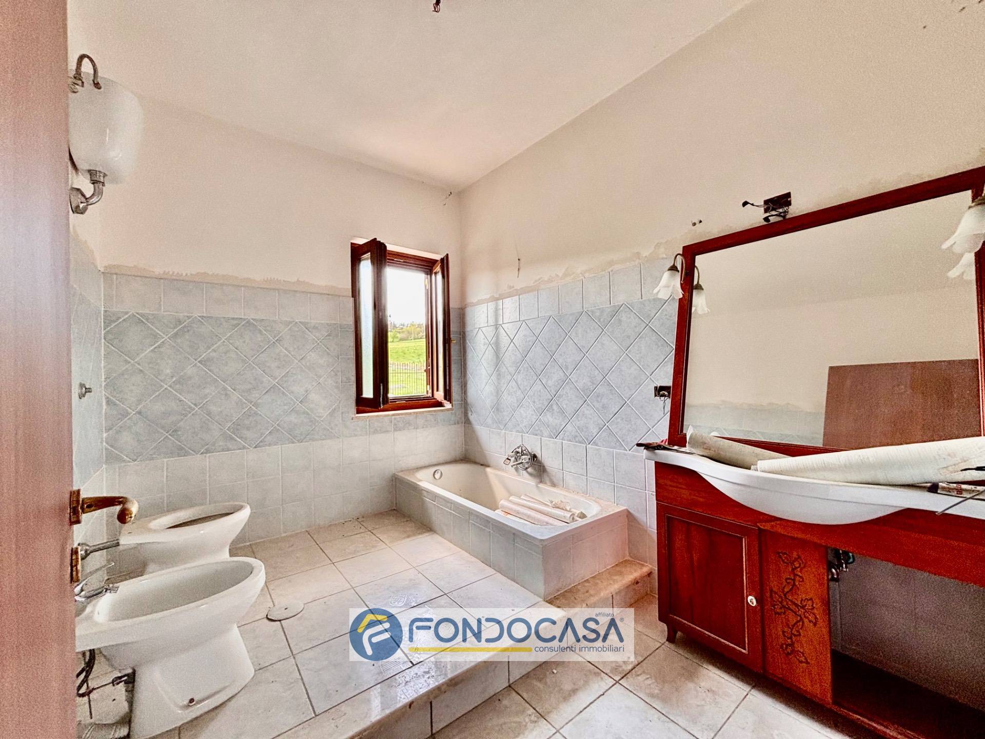 Immagine 74 di Villa in vendita  in via fraulisi a Alvignano