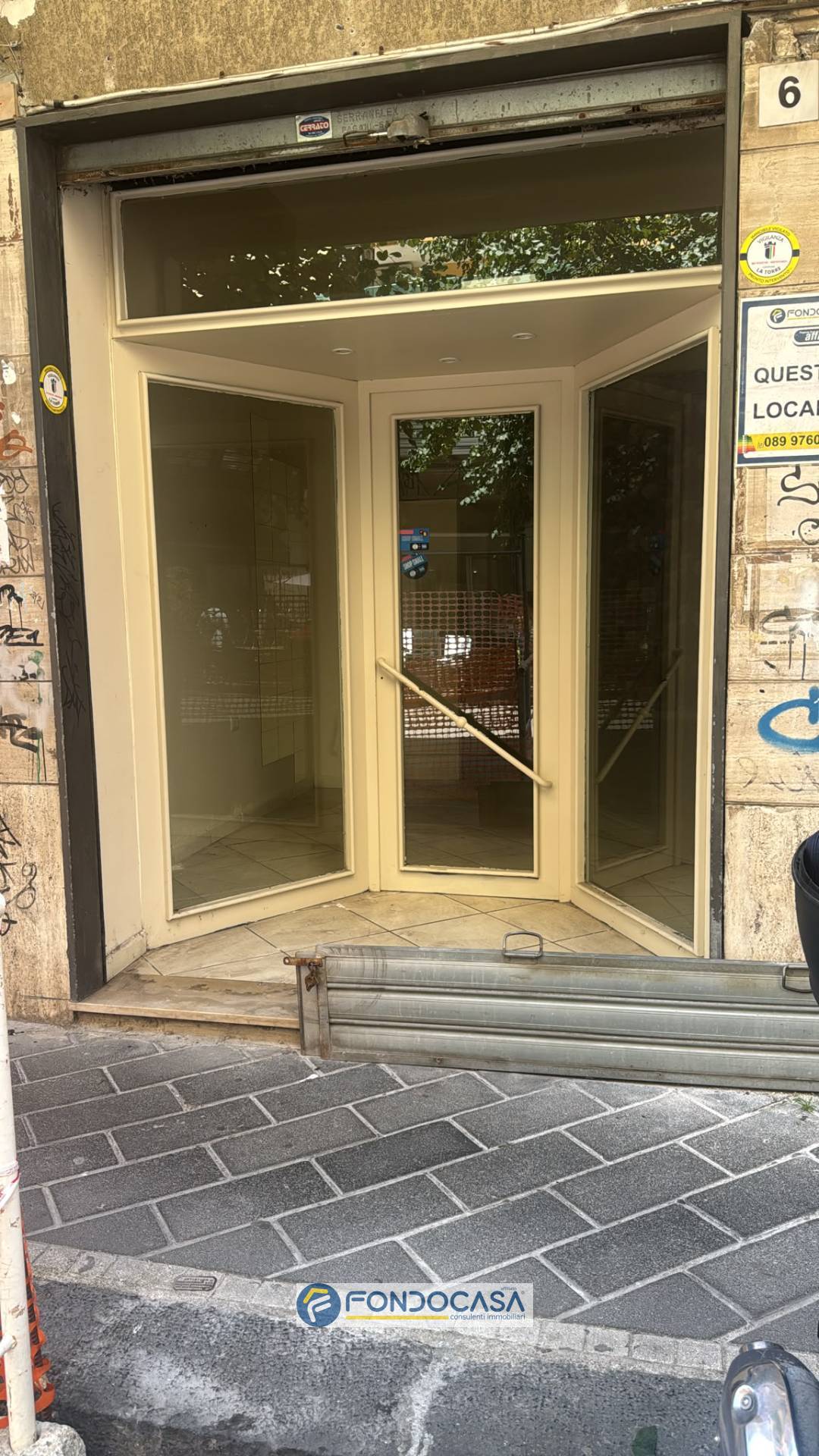 Immagine 5 di Locale commerciale in vendita  in via sabato robertelli 6 a Salerno