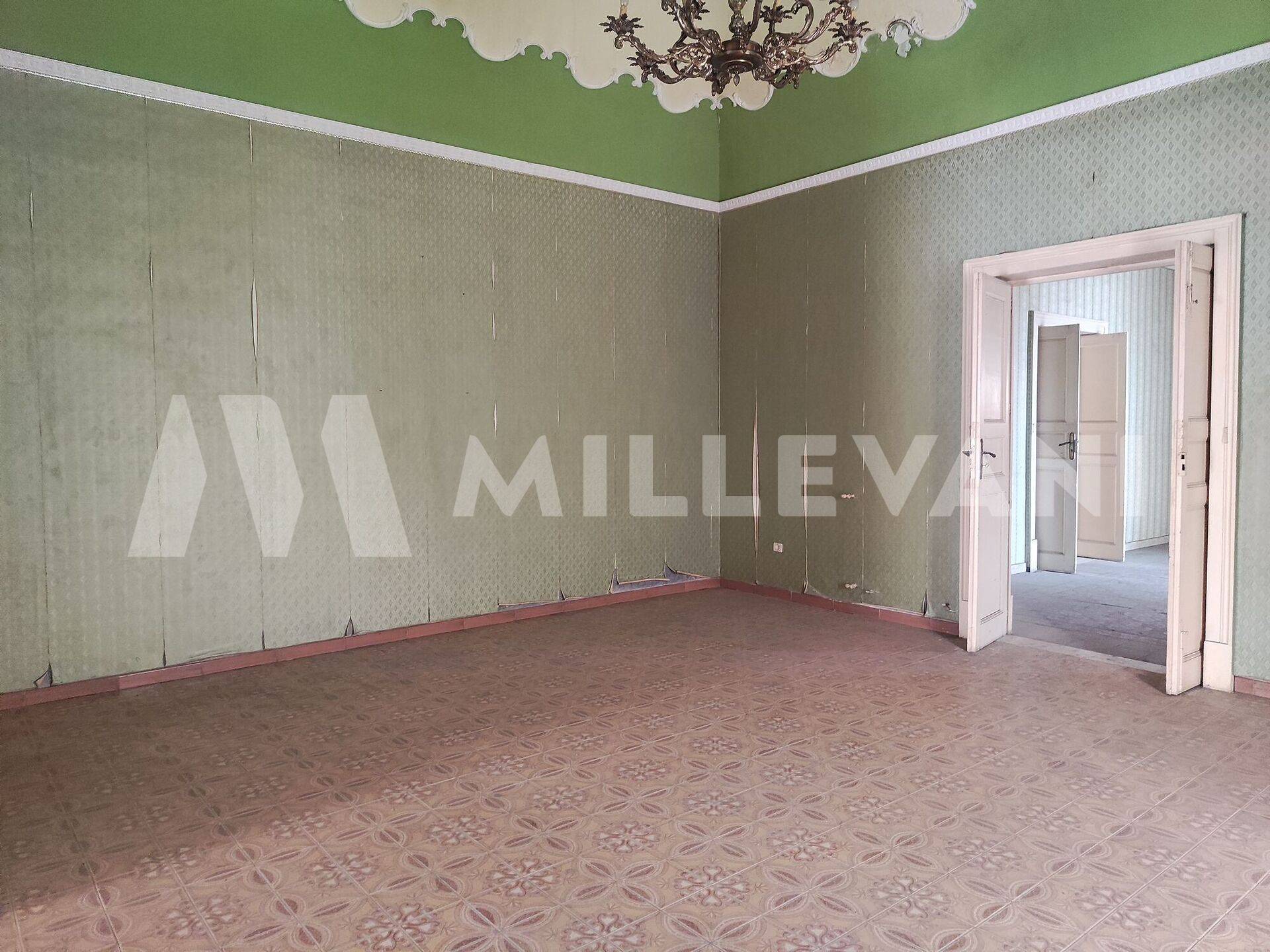 Immagine 2 di Albergo/B&B/Residence in vendita  in Via Principessa Elena 103 a Comiso