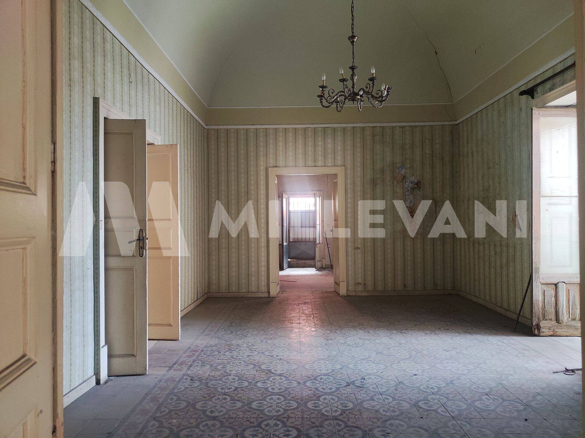 Immagine 4 di Albergo/B&B/Residence in vendita  in Via Principessa Elena 103 a Comiso