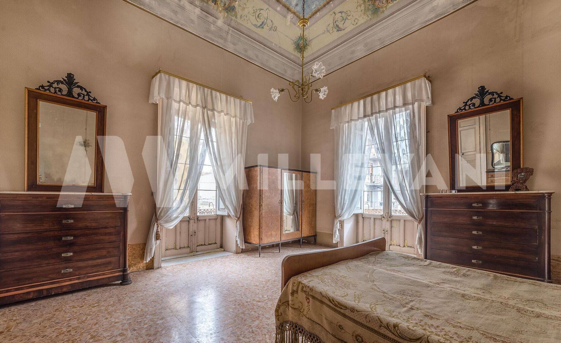 Immagine 13 di Albergo/B&B/Residence in vendita  in Via La Marmora a Vittoria