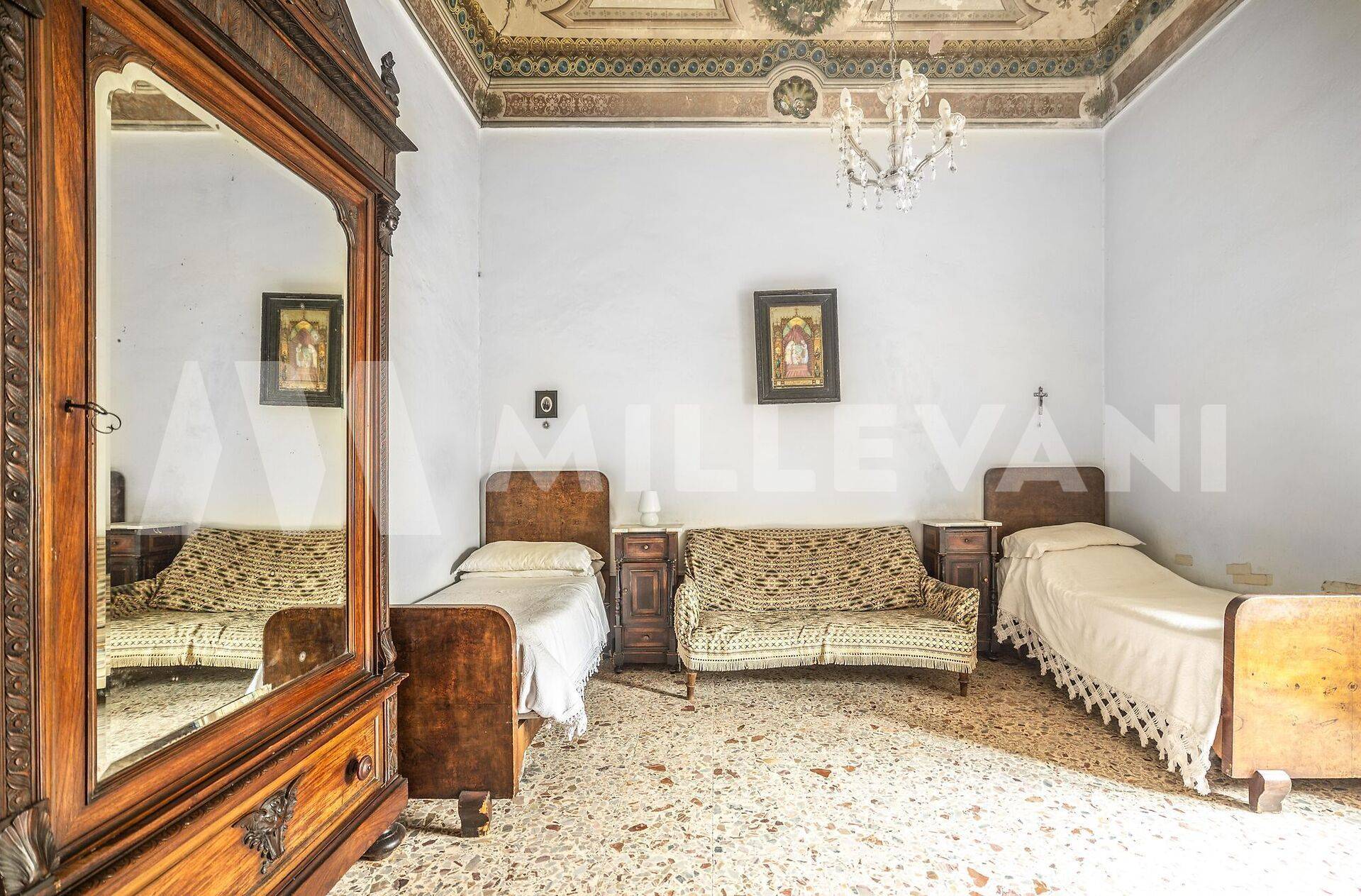 Immagine 16 di Albergo/B&B/Residence in vendita  in Via La Marmora a Vittoria