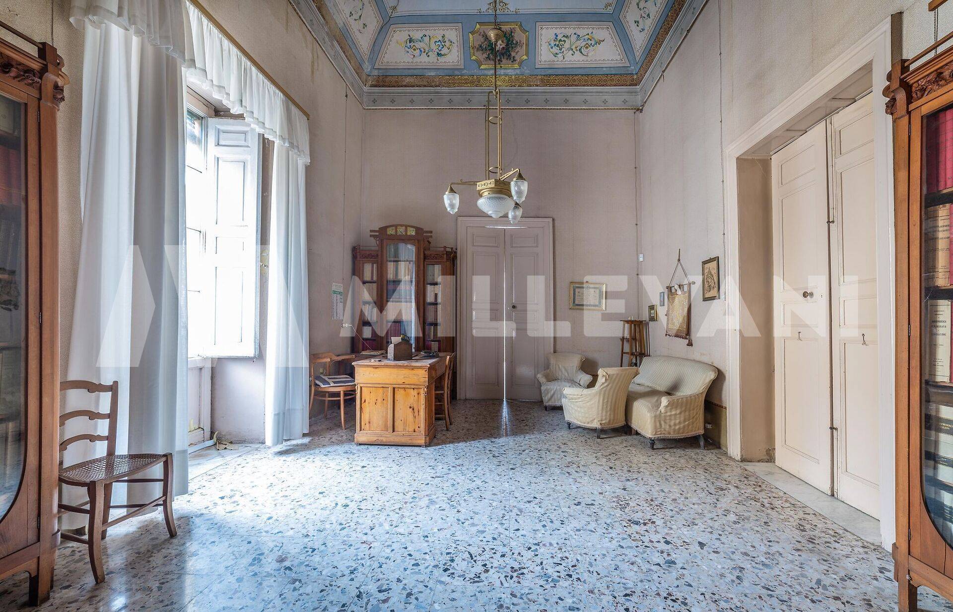 Immagine 20 di Albergo/B&B/Residence in vendita  in Via La Marmora a Vittoria