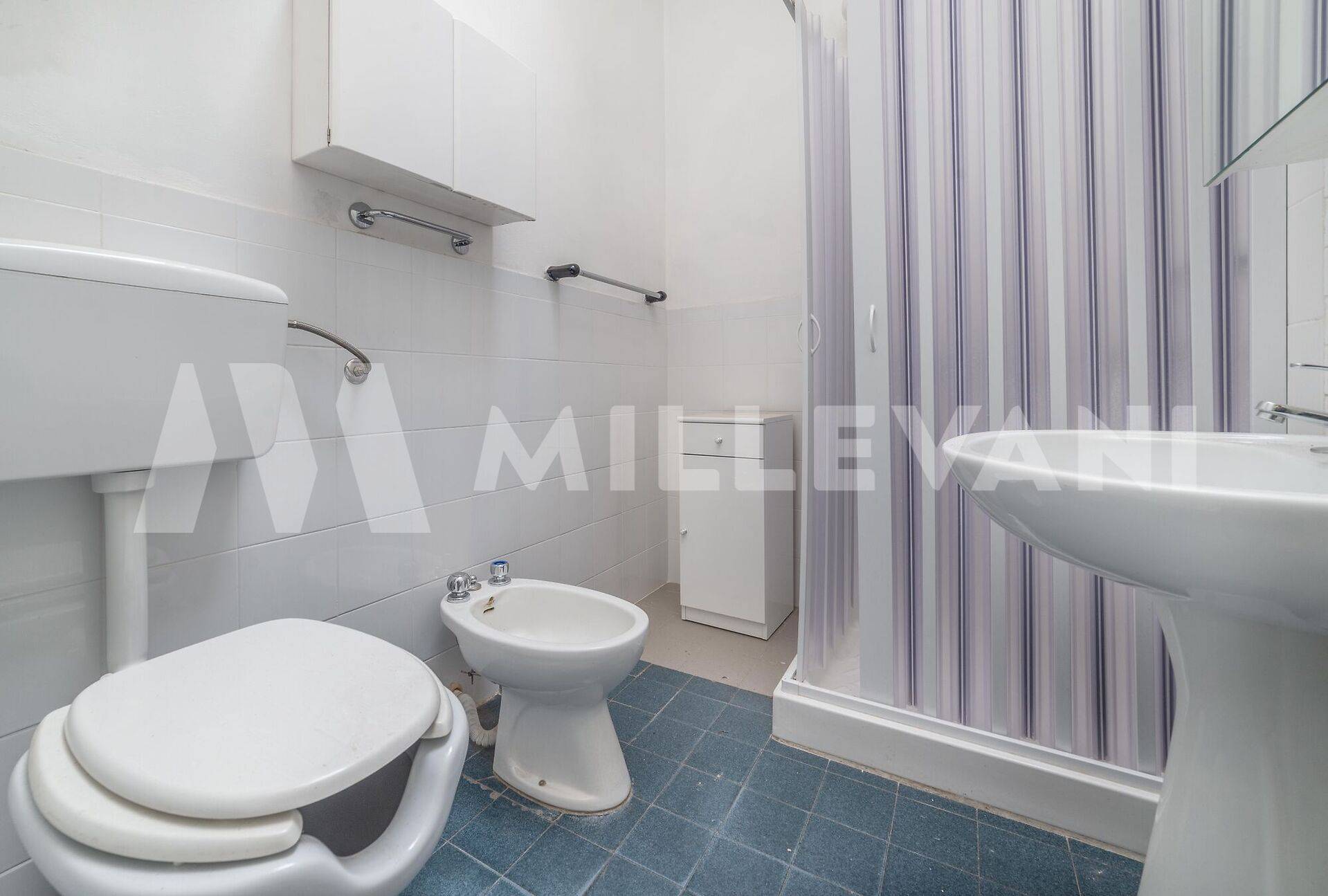 Immagine 27 di Albergo/B&B/Residence in vendita  in Via La Marmora a Vittoria