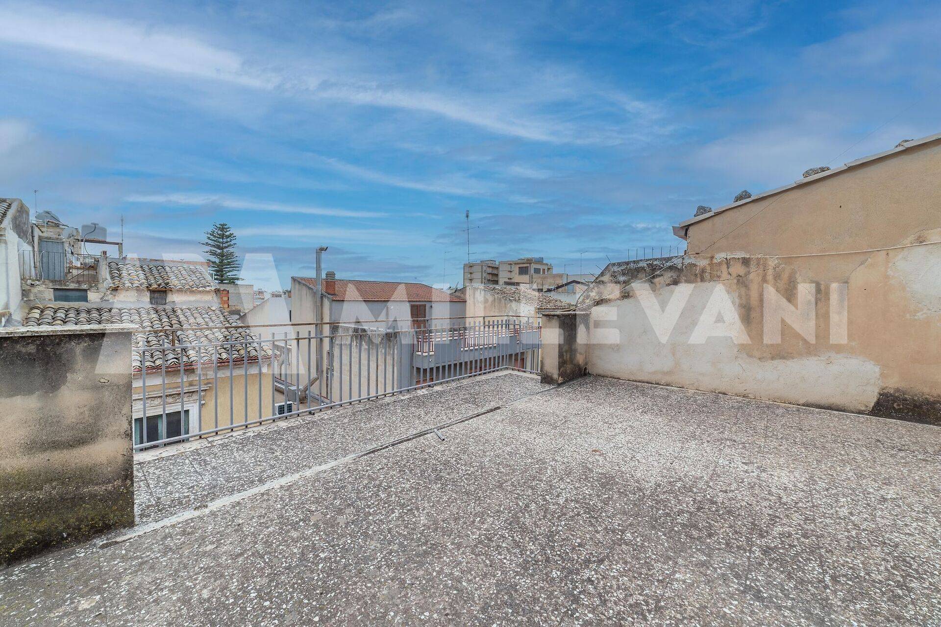 Immagine 30 di Albergo/B&B/Residence in vendita  in Via La Marmora a Vittoria