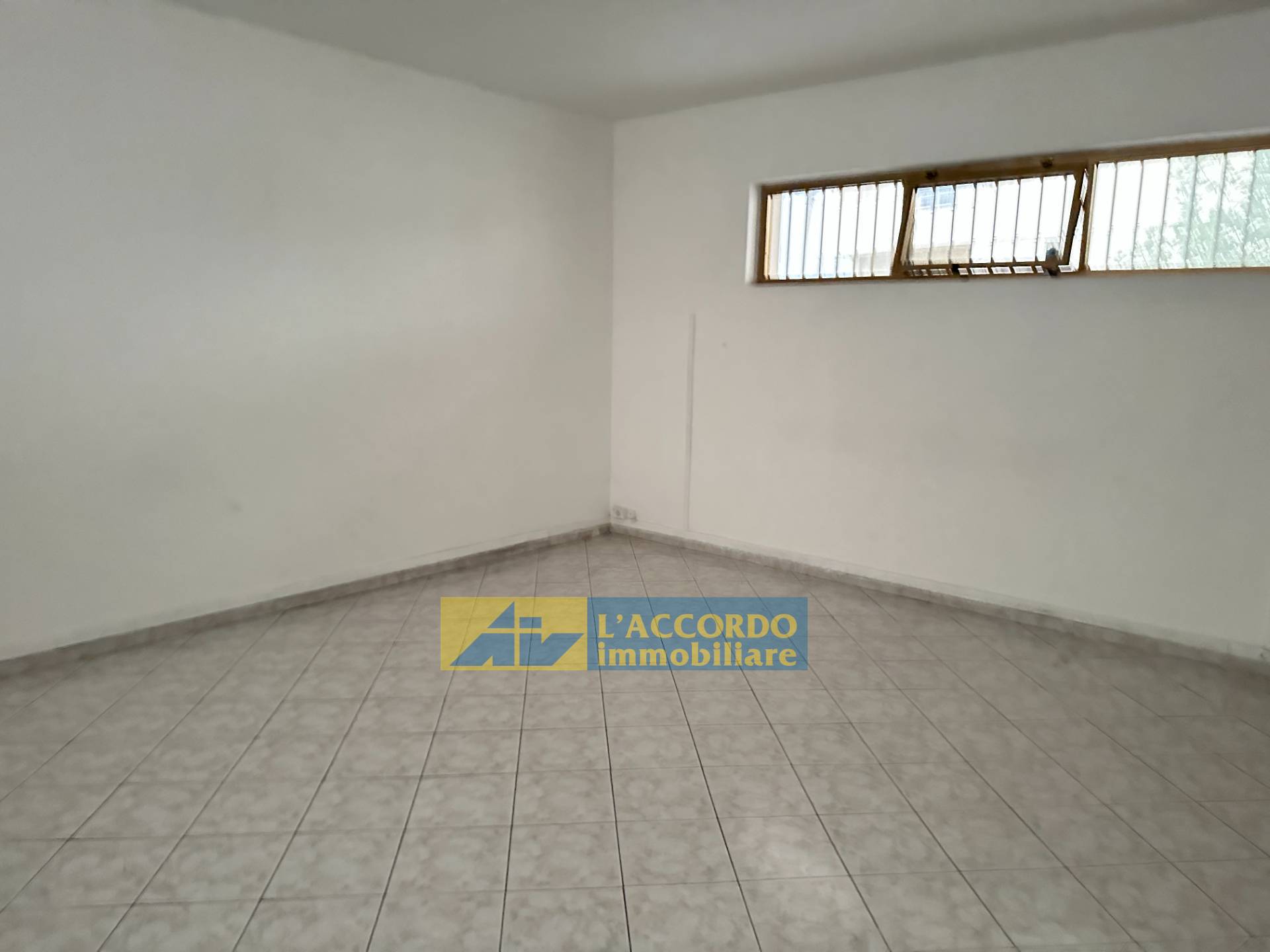 Immagine 7 di Locale commerciale in vendita  in via bellini 61 a Chieti