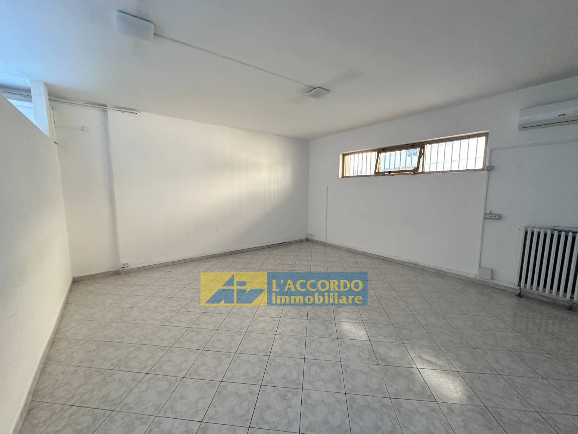 Immagine 12 di Locale commerciale in vendita  in via bellini 61 a Chieti