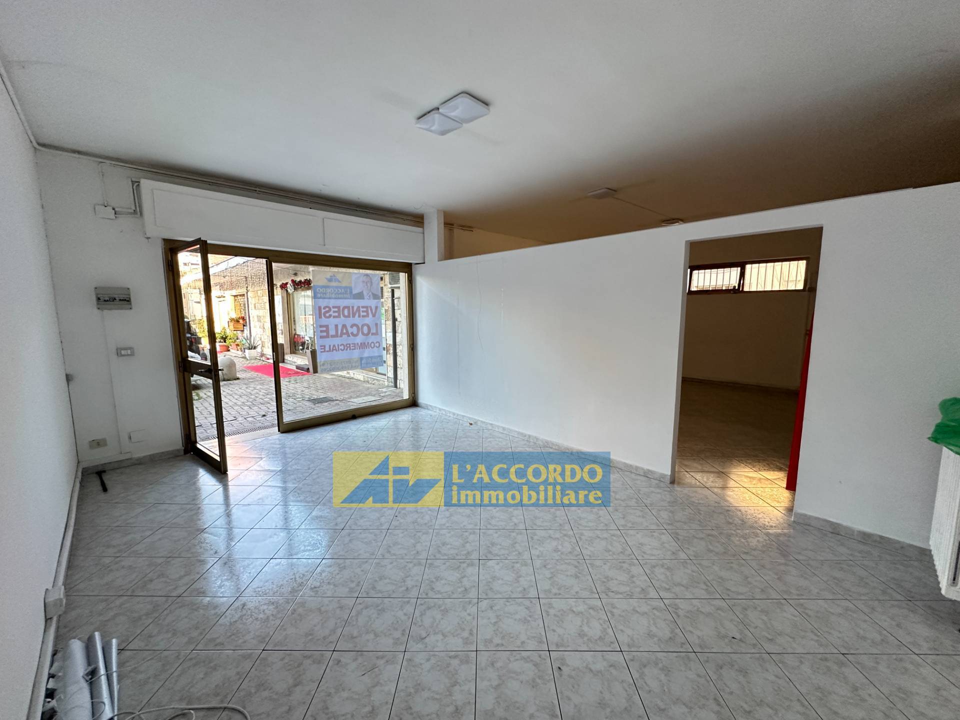 Immagine 15 di Locale commerciale in vendita  in via bellini 61 a Chieti