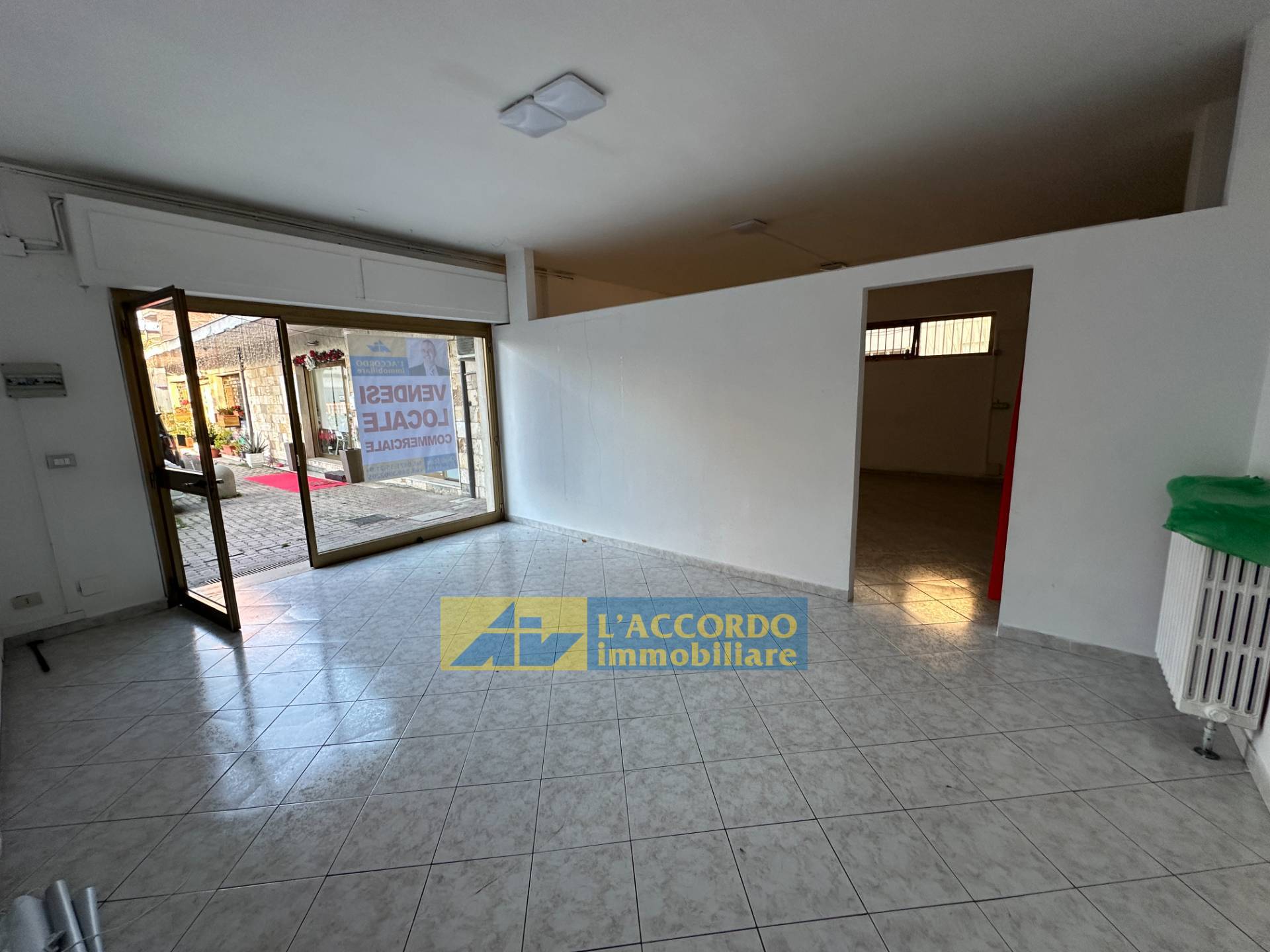 Immagine 14 di Locale commerciale in vendita  in via bellini 61 a Chieti